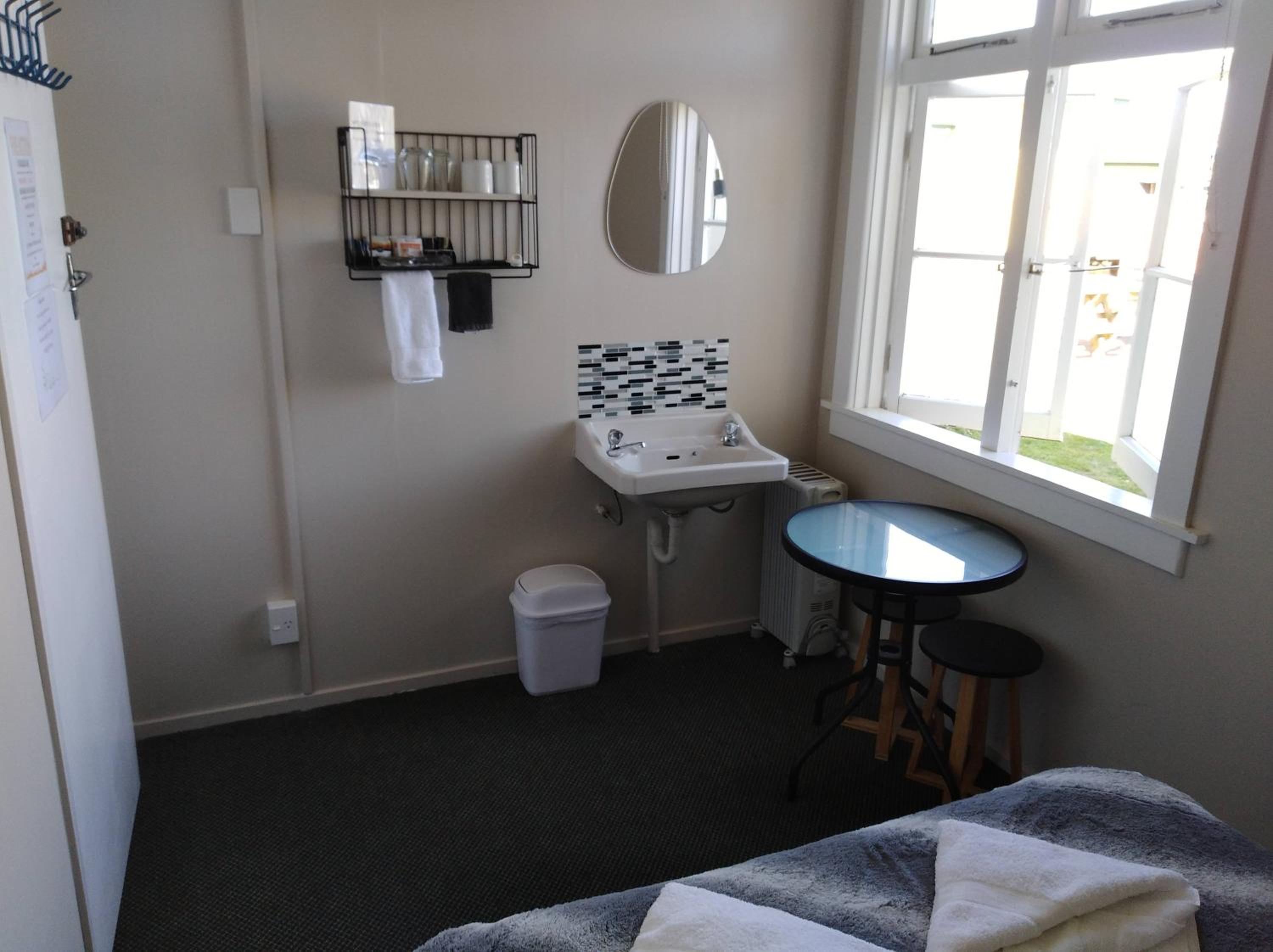 Double Room with Shared Bathroom photo 2