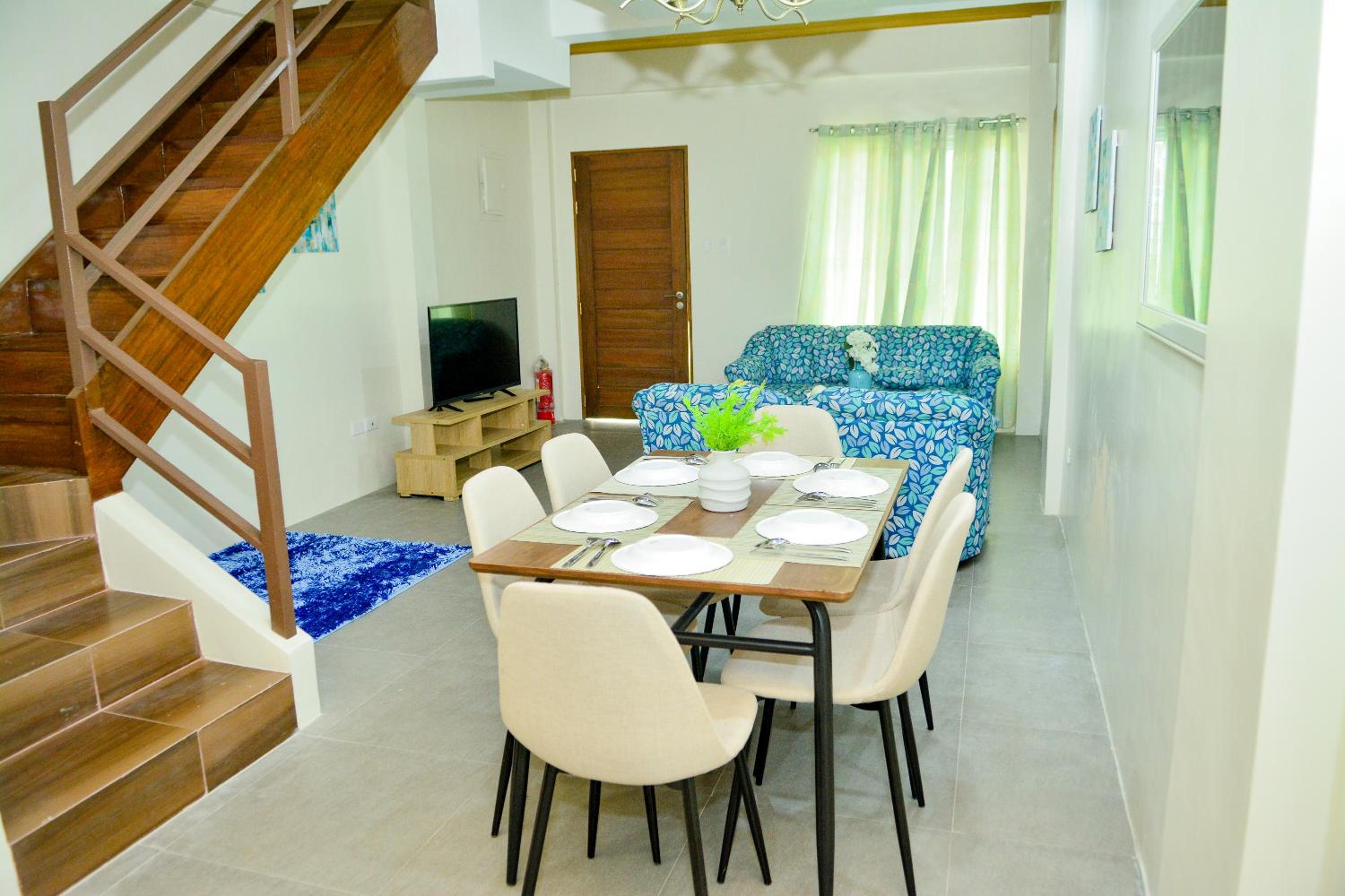 Three-Bedroom Apartment - Photo 19