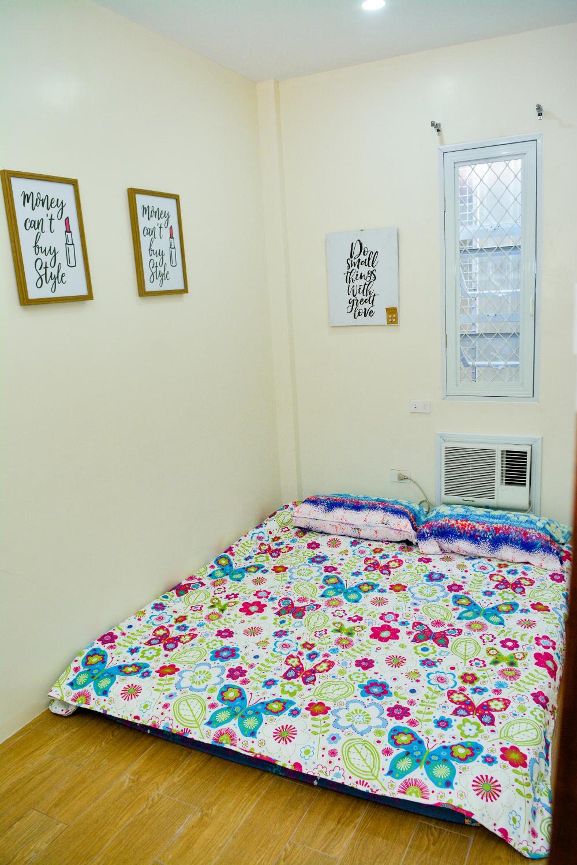 Three-Bedroom Apartment - Photo 3