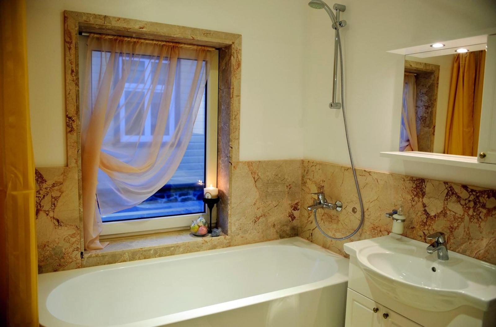Deluxe Double Room with Bath photo 2