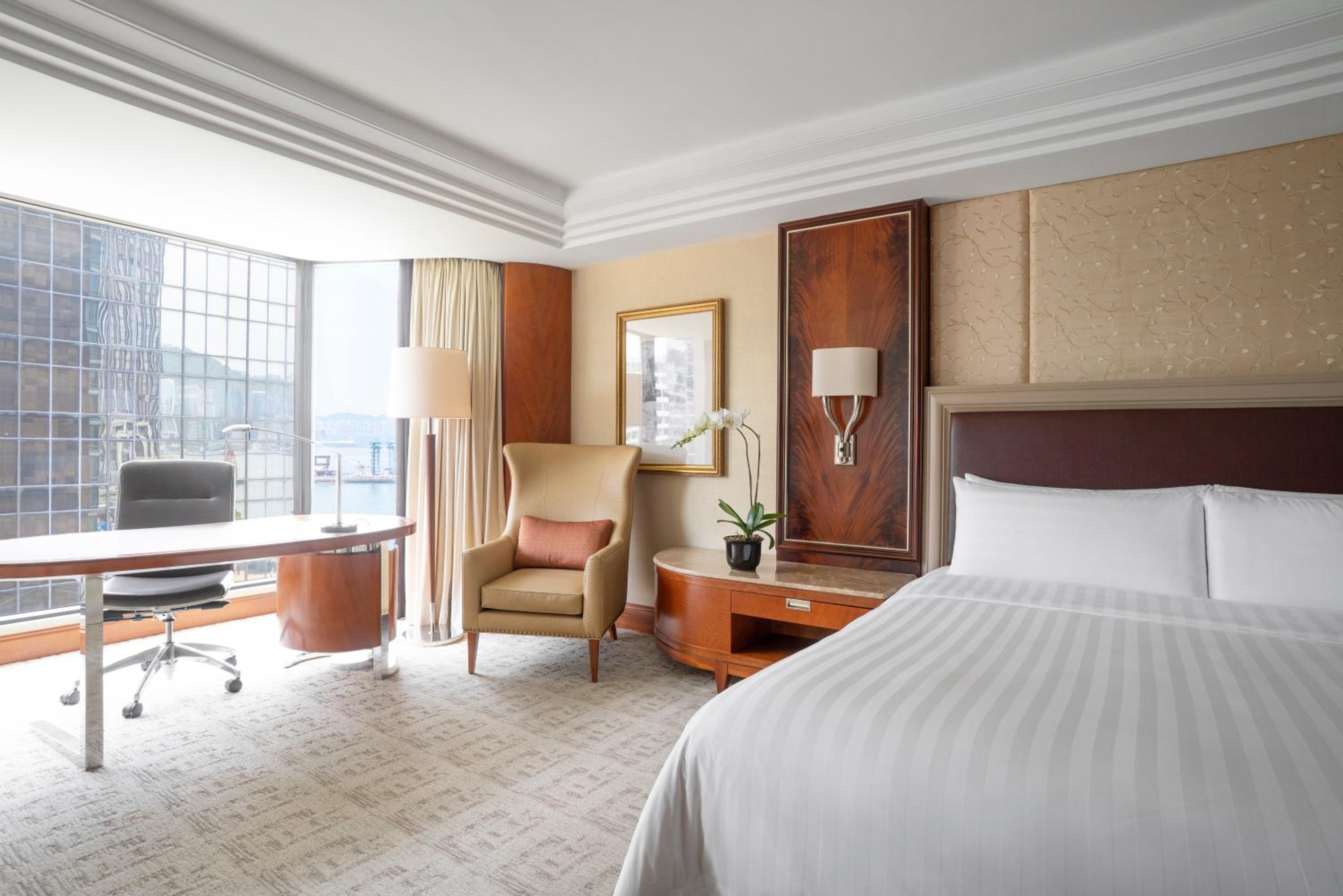 Deluxe Side Harbor View King Room