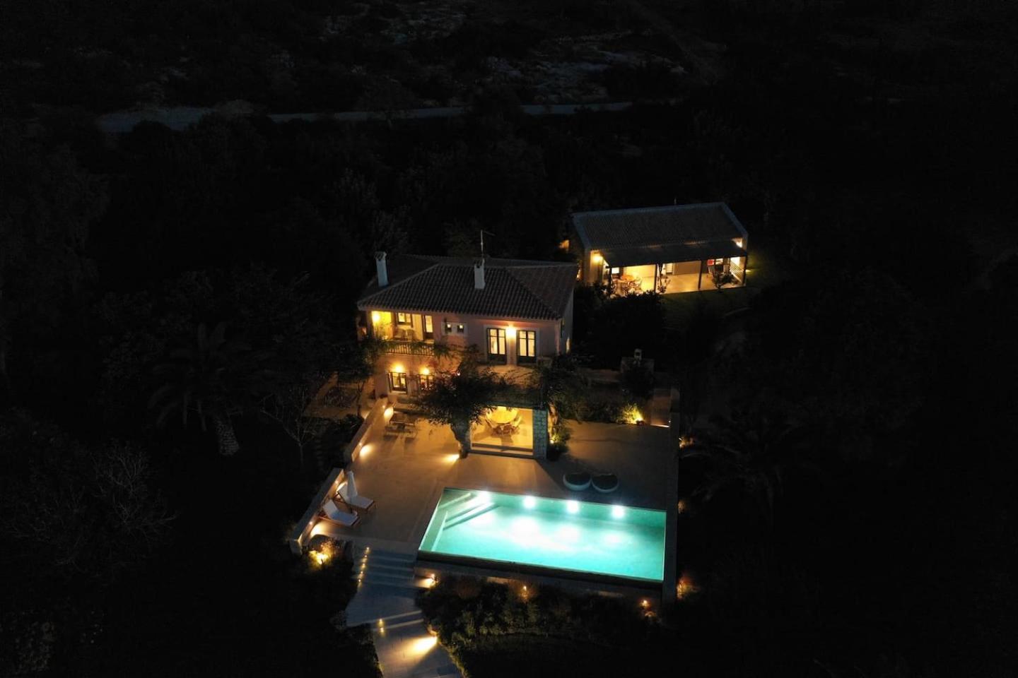 Villa - Beach Front photo 2