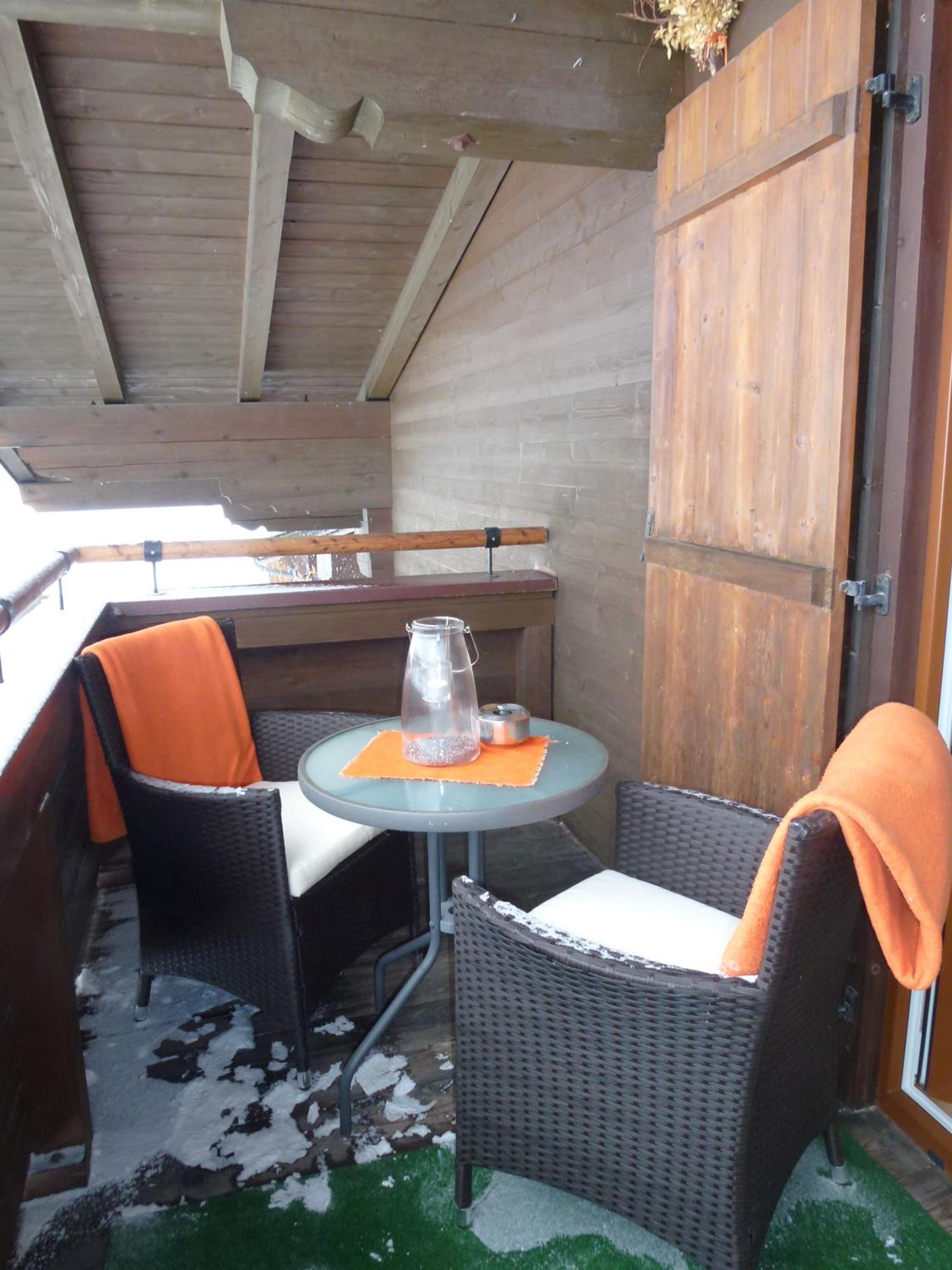 Apartment with Balcony photo 3