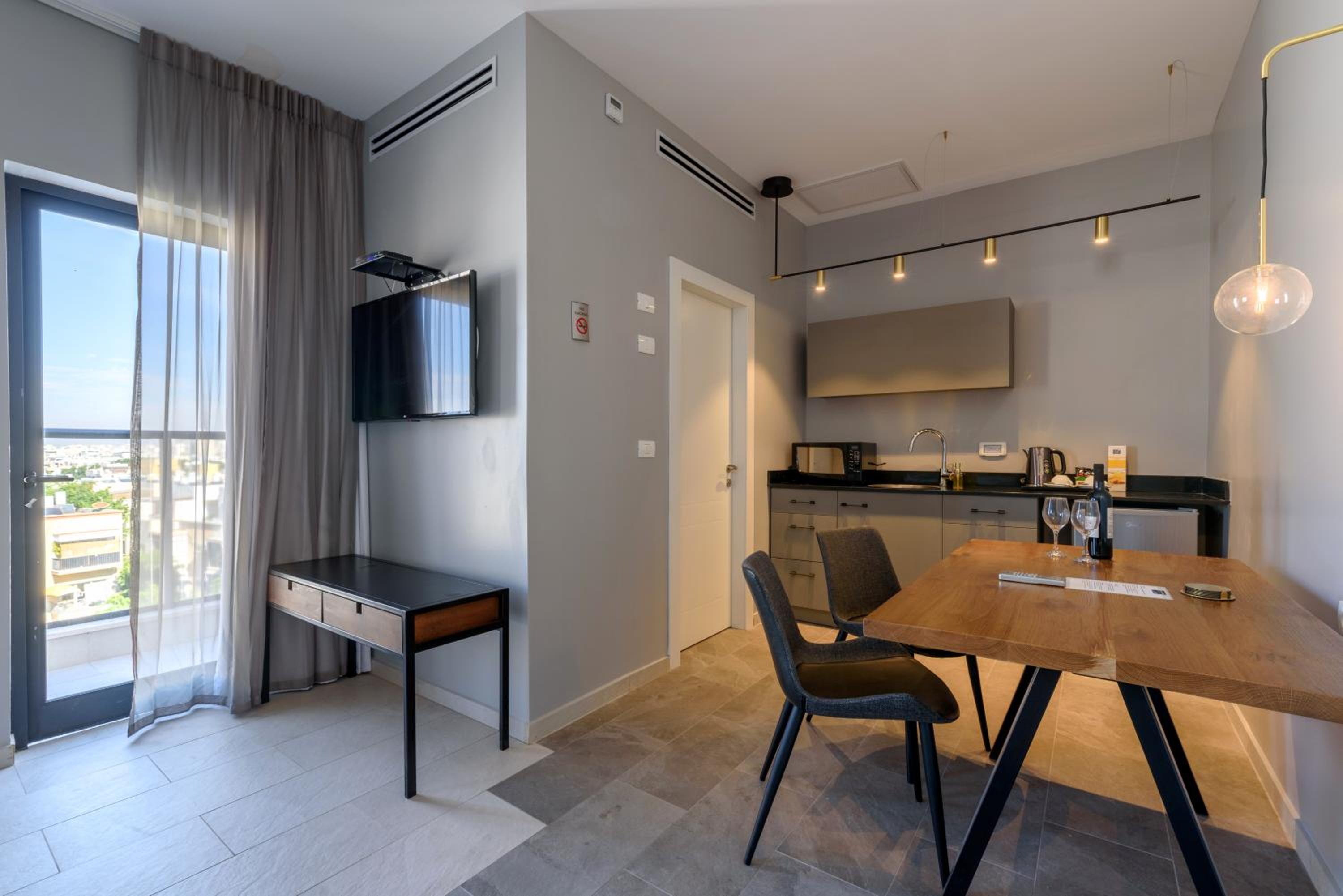 Junior Suite with Balcony photo 1