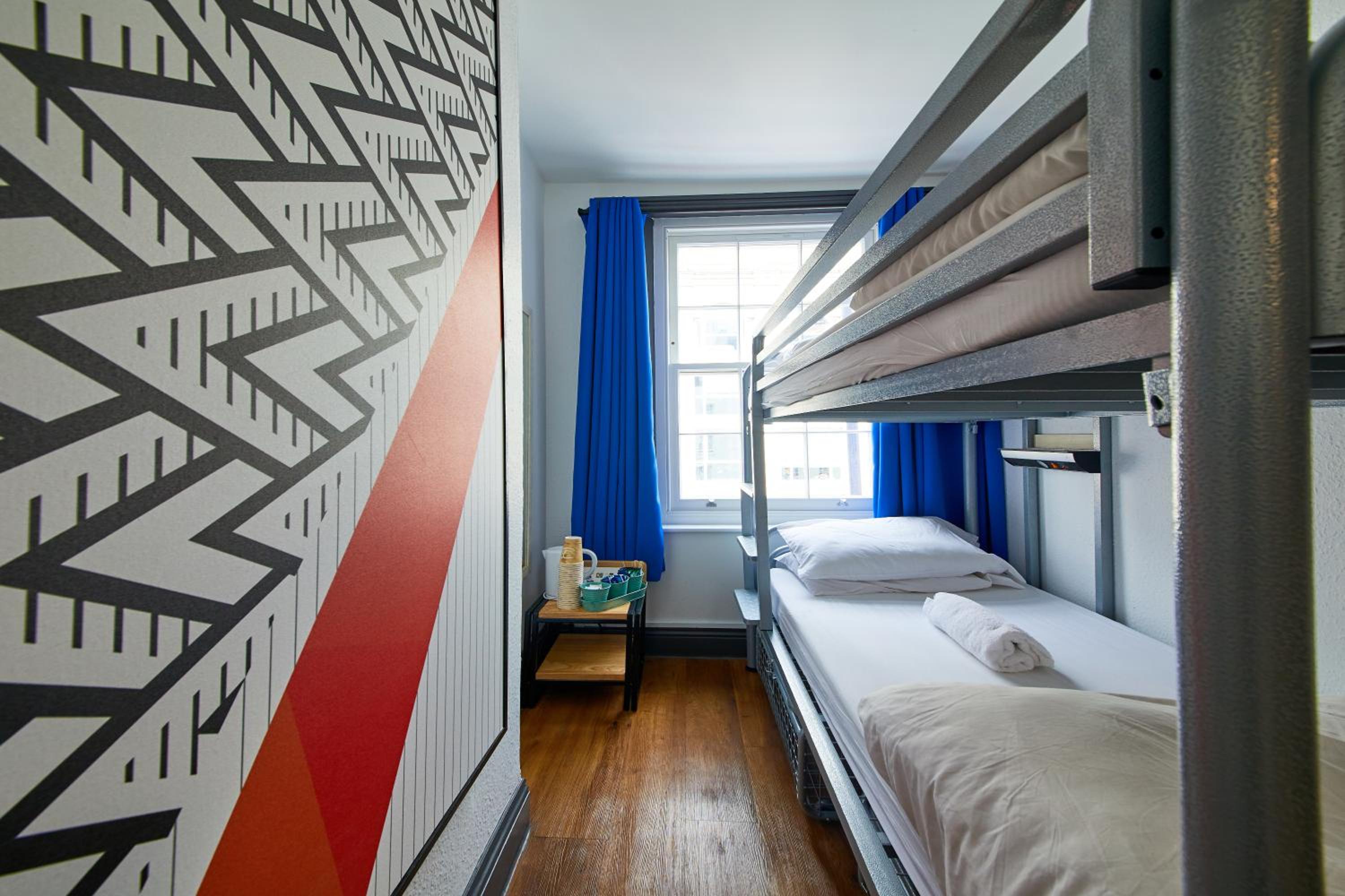 Private 2-Bed Bunk Female Room photo 1