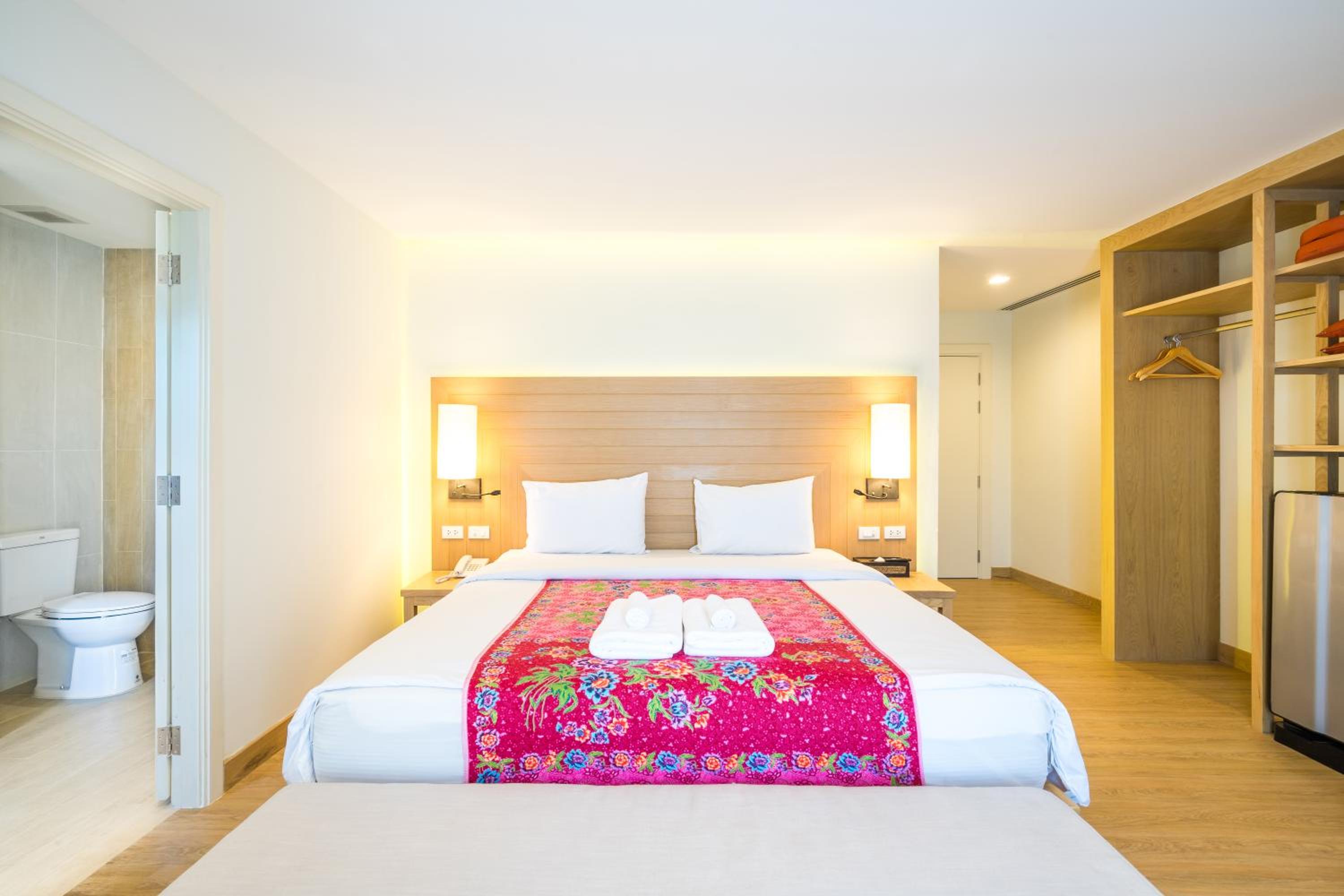 Deluxe Double or Twin Room
