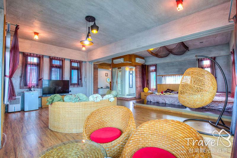 Eight-Person Hot Spring Room