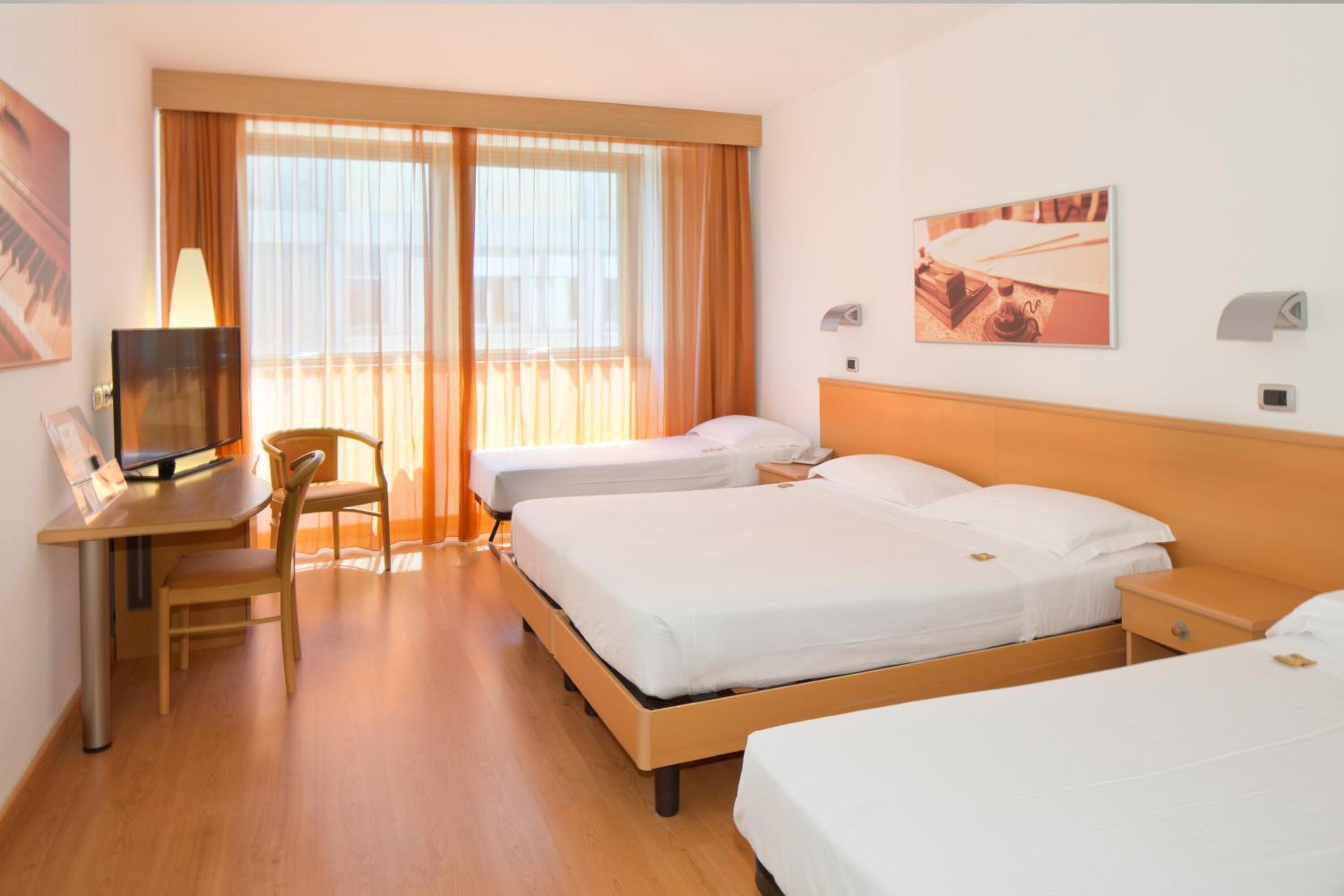 Quadruple Room - Photo 4