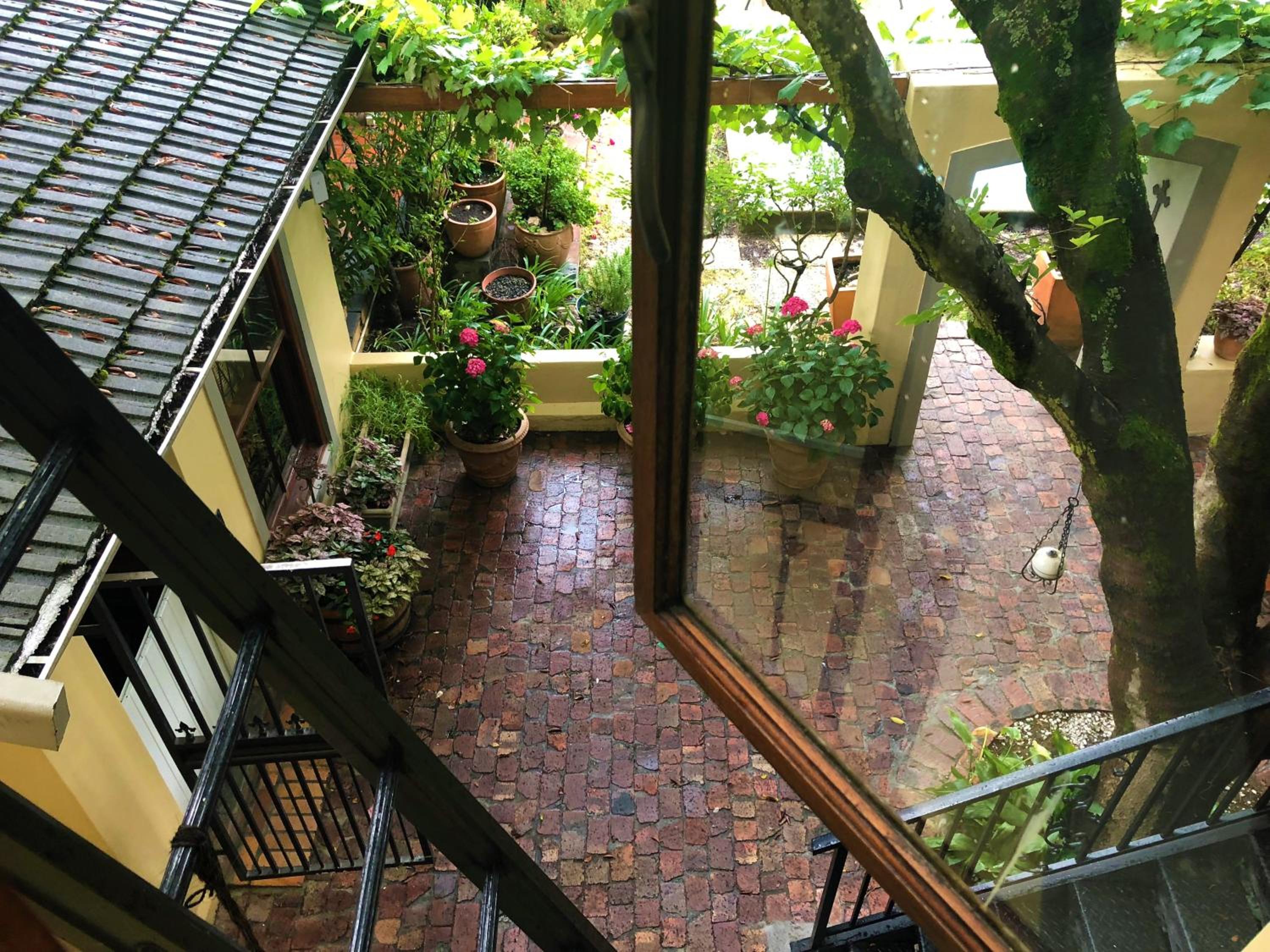 Apartment with Mountain View photo 2