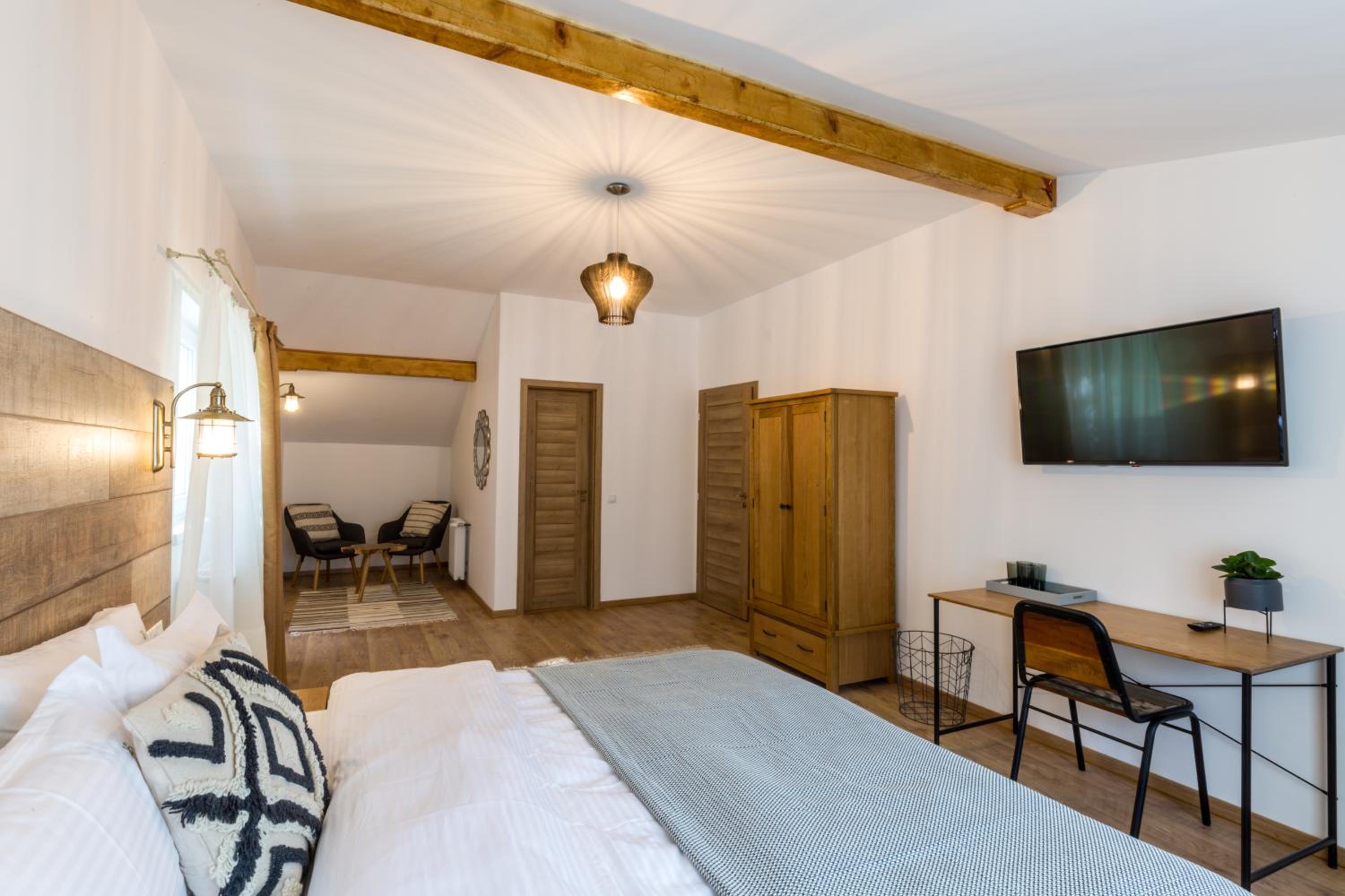 Deluxe Double Room - Photo 4
