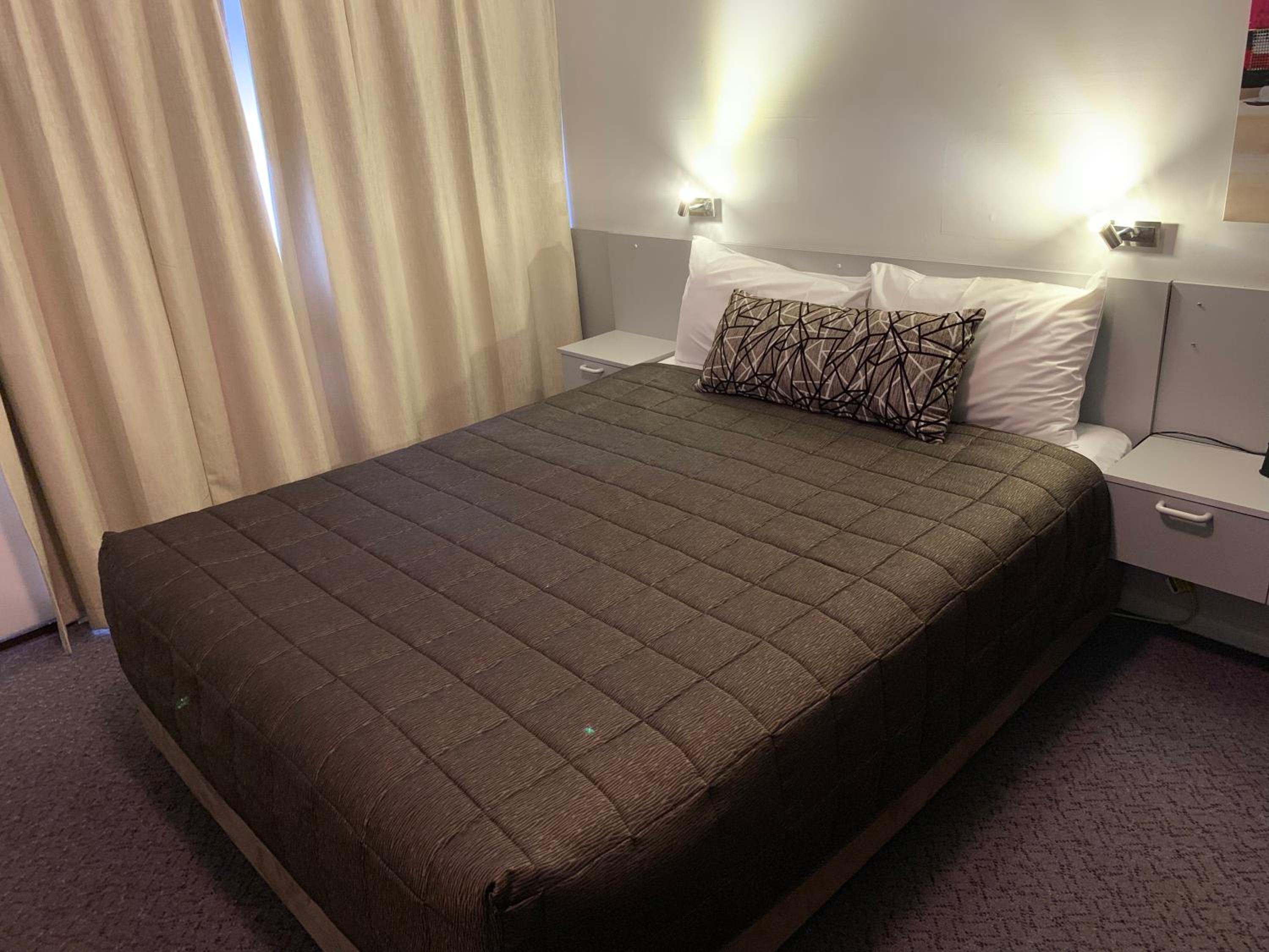 Standard Queen Room - Photo 6