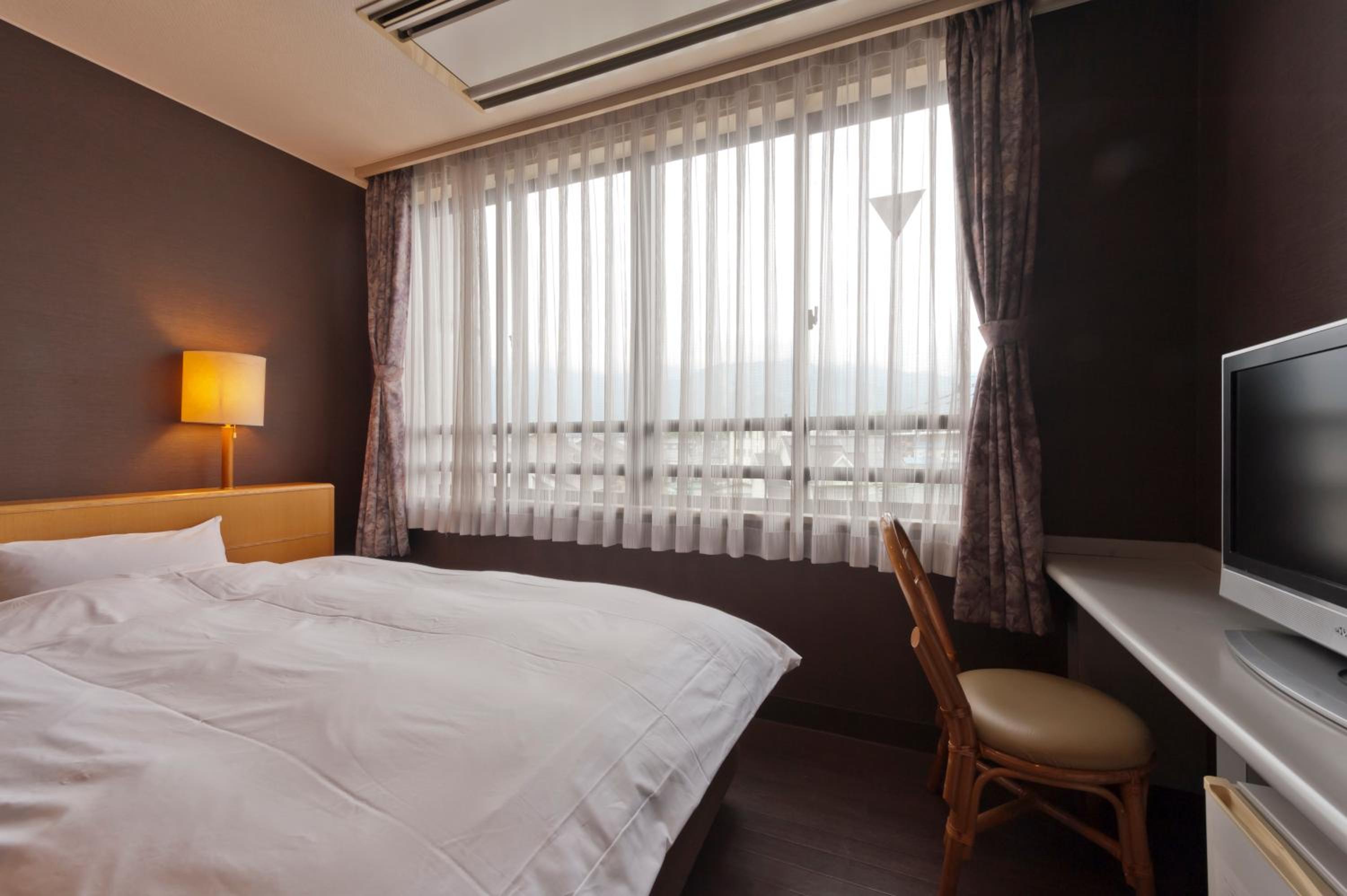 Small Room with 1 Small Double Bed and No View