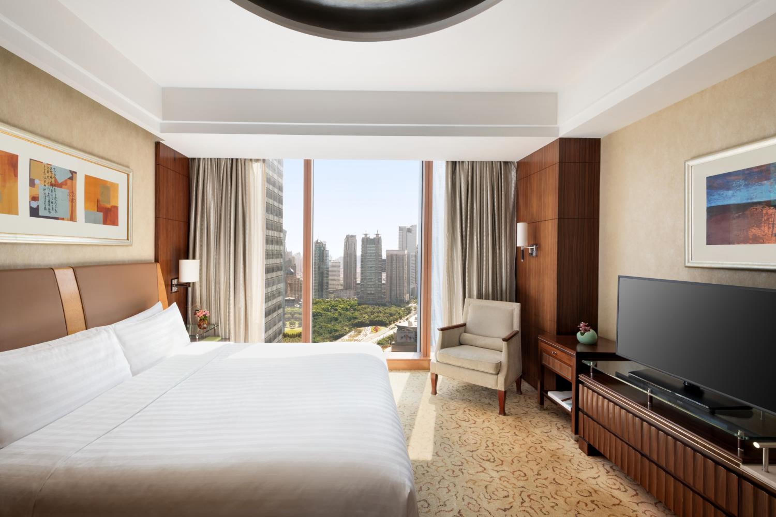 Horizon Executive King Room