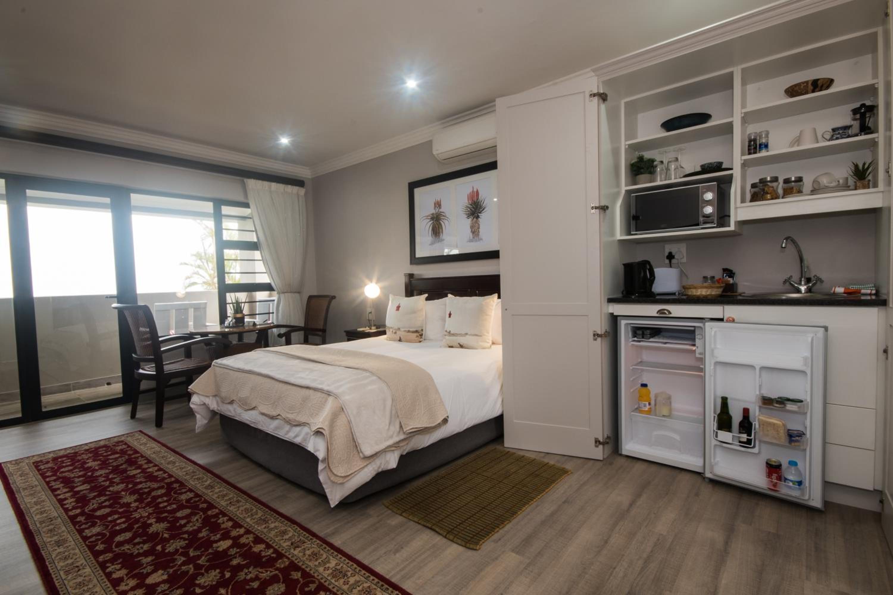 Luxury Suite - Photo 1