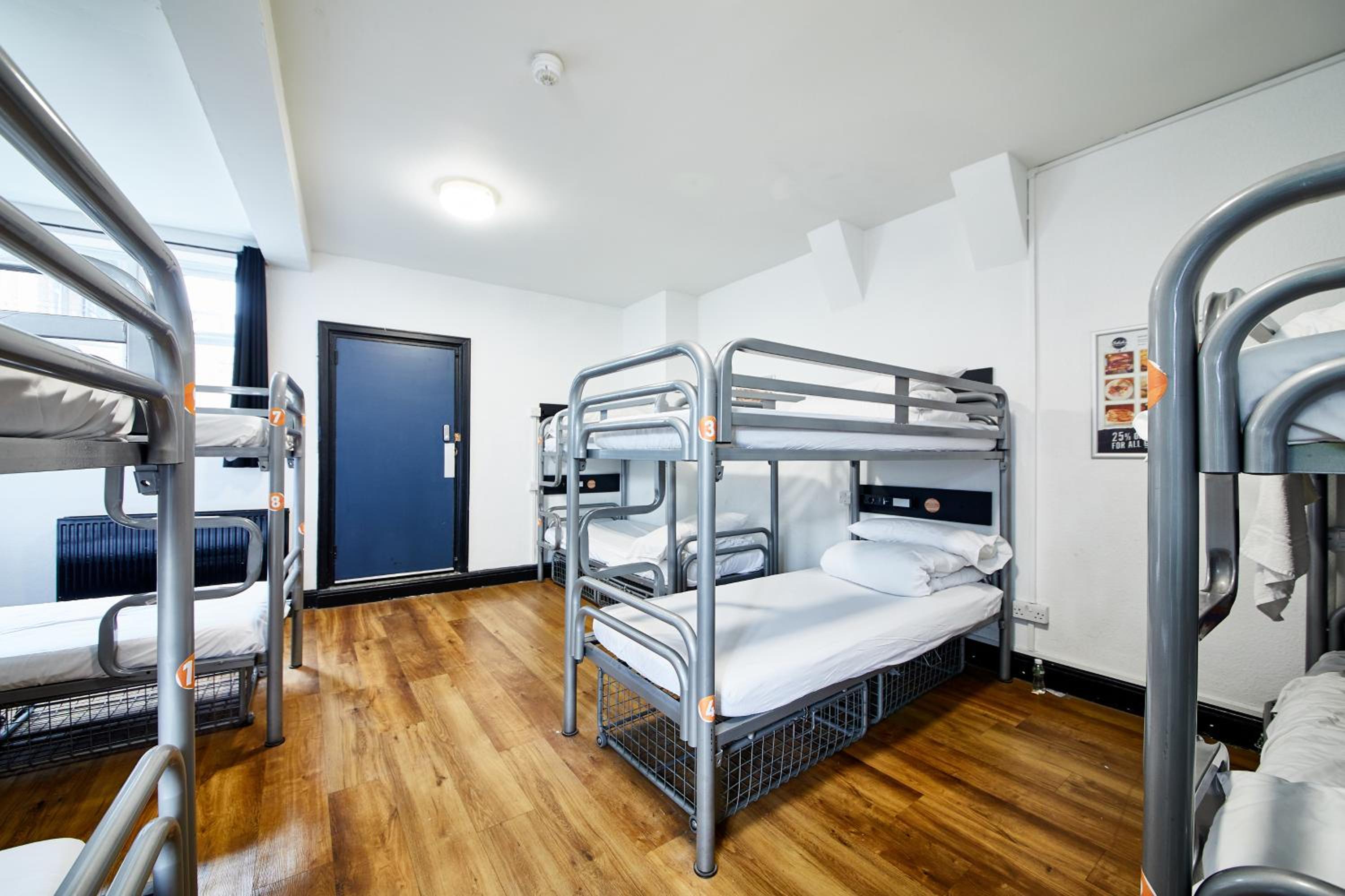 Bed in 8-Bed Mixed Dormitory Room photo 2