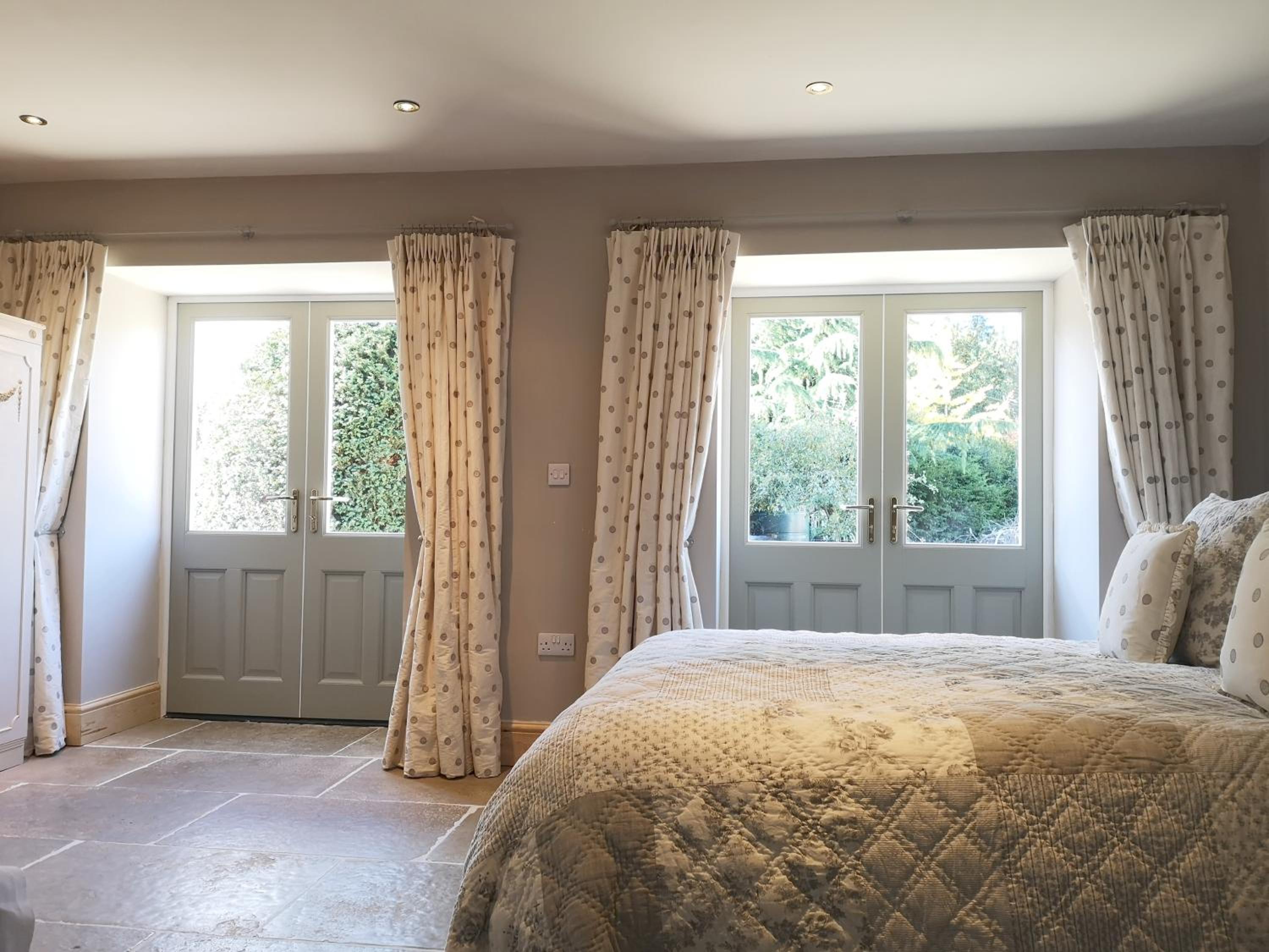 Deluxe King Room photo 2