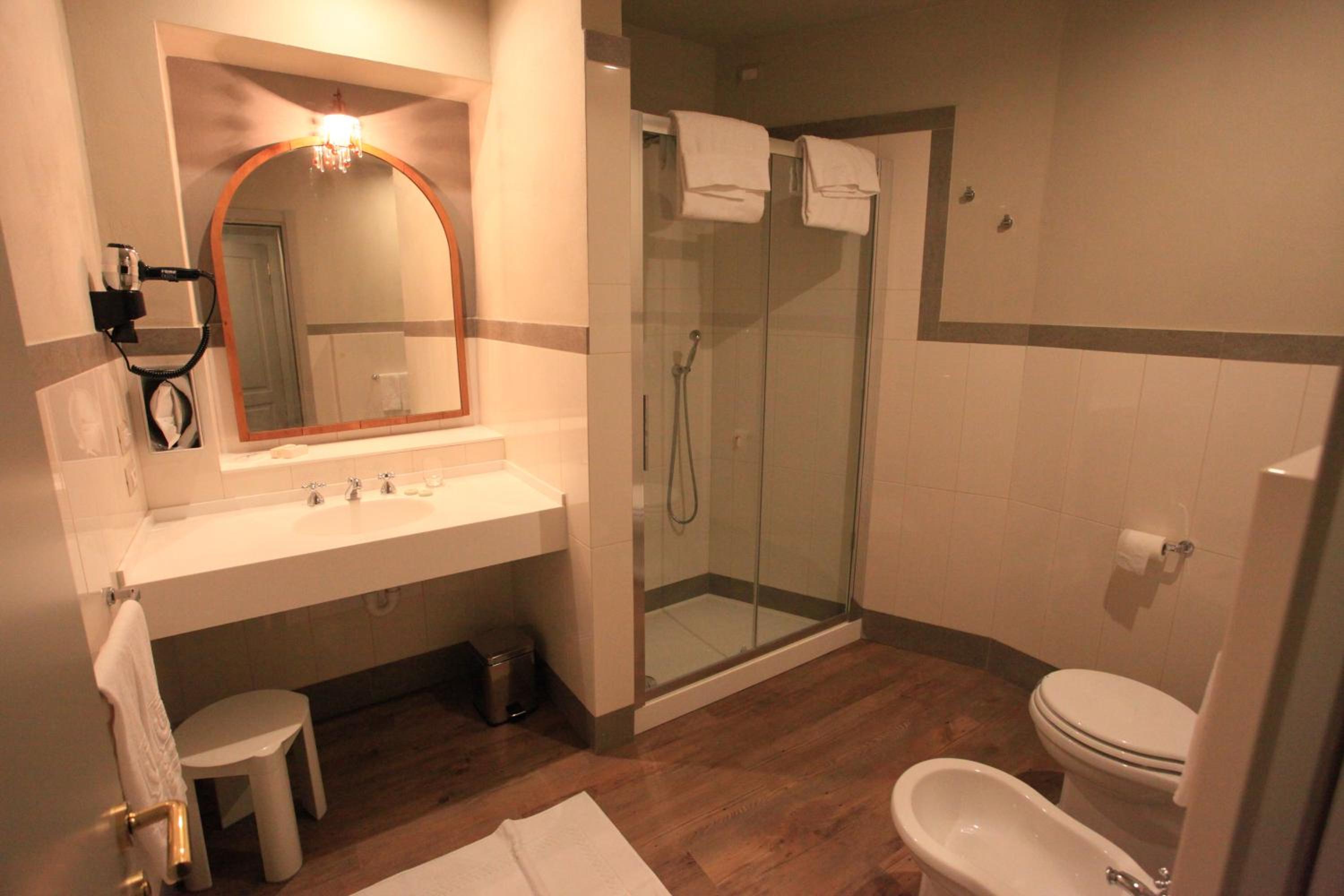 Classic Double Room  - Photo 8