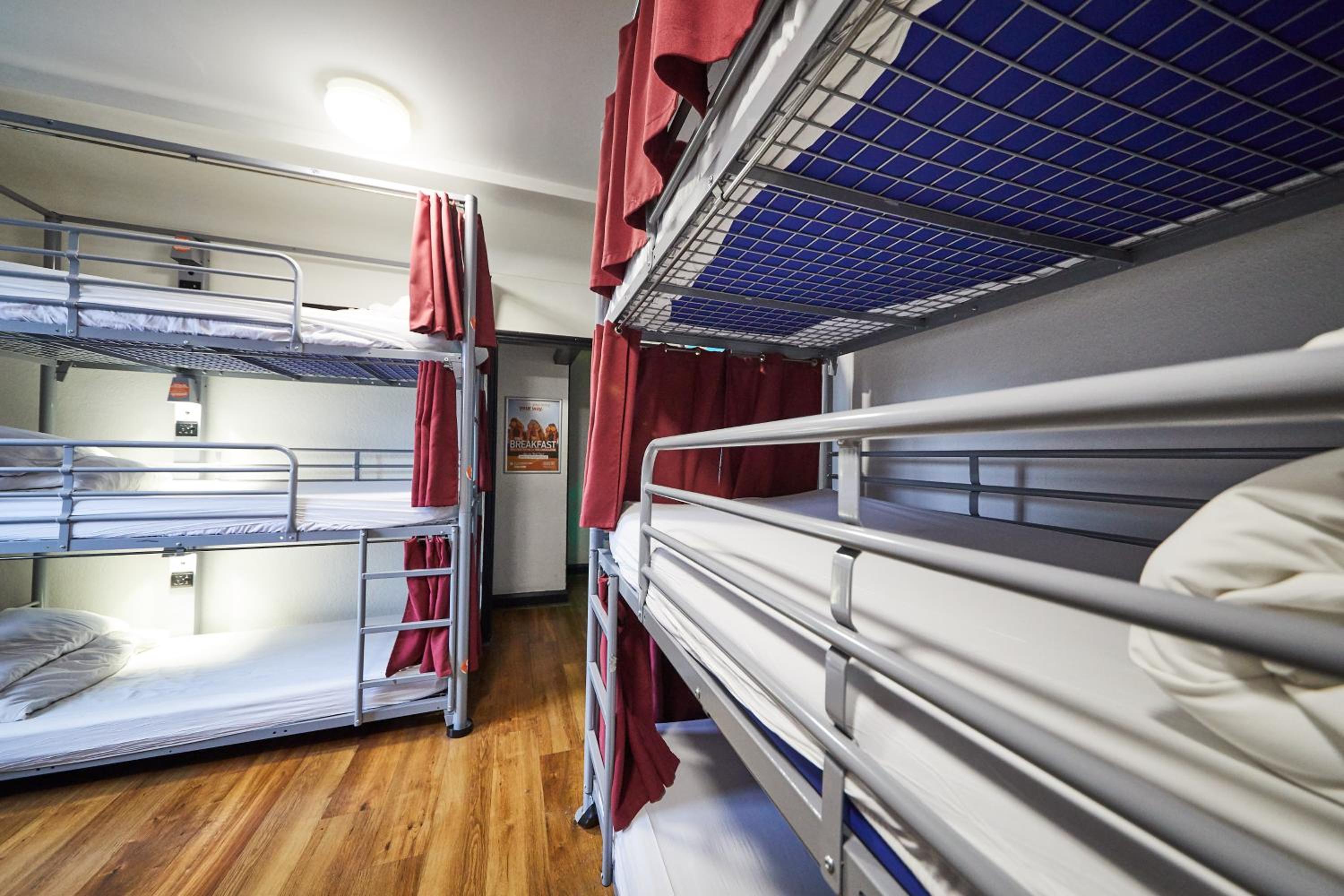 Bed in 9-Bed Female Ensuite Dormitory Room photo 2