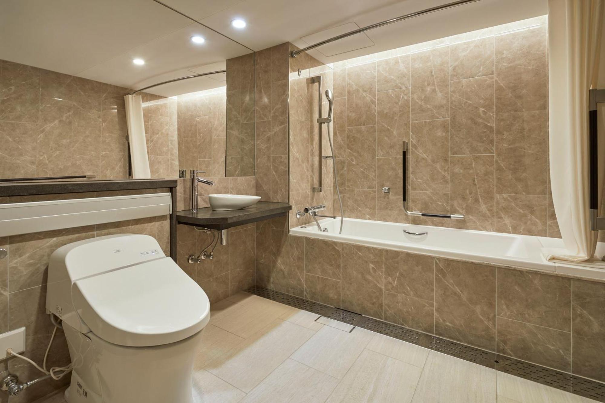 Luxury Deluxe Twin – Universal Design – Non-Smoking
