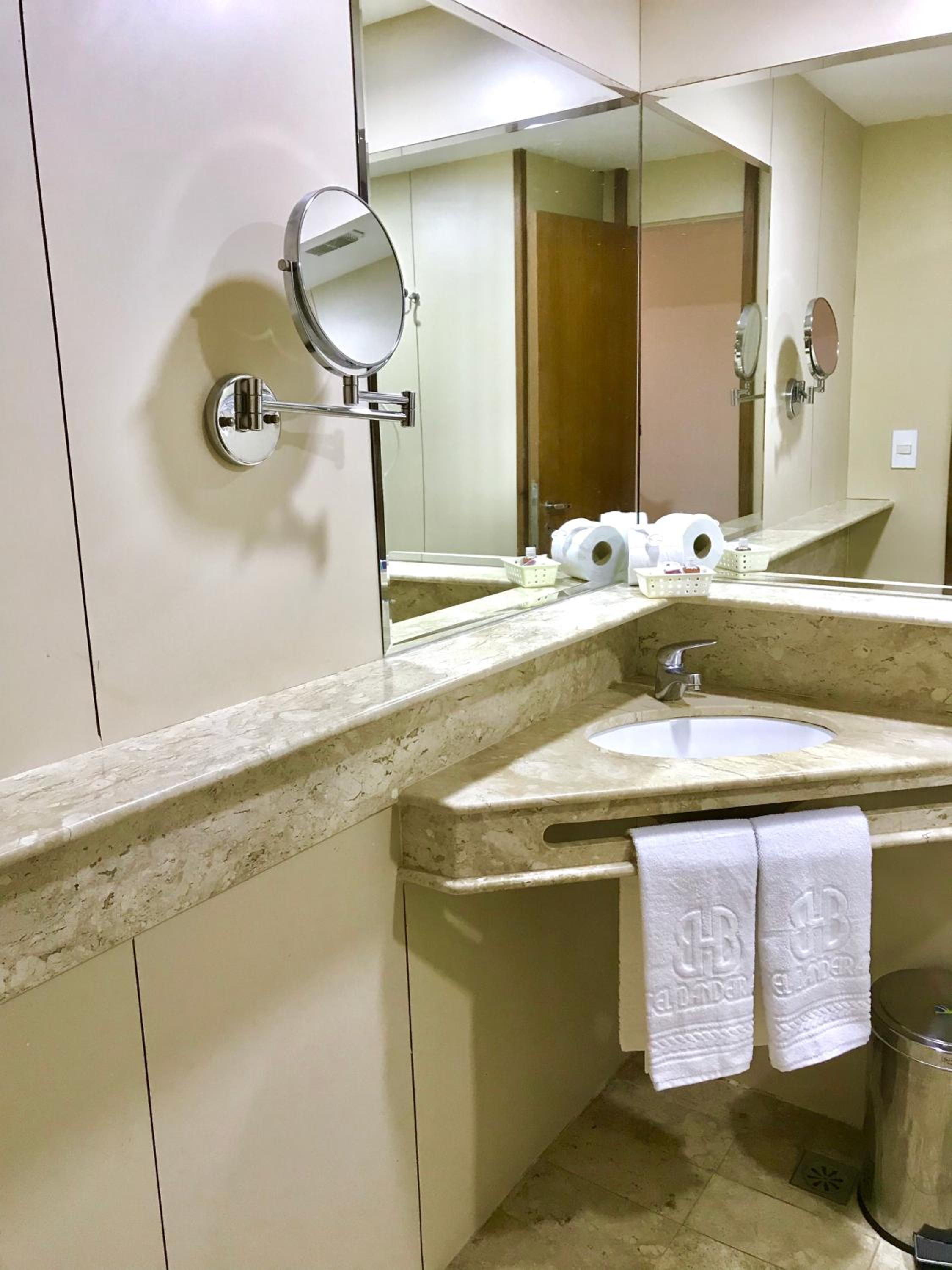 Standard Twin Room - Photo 2