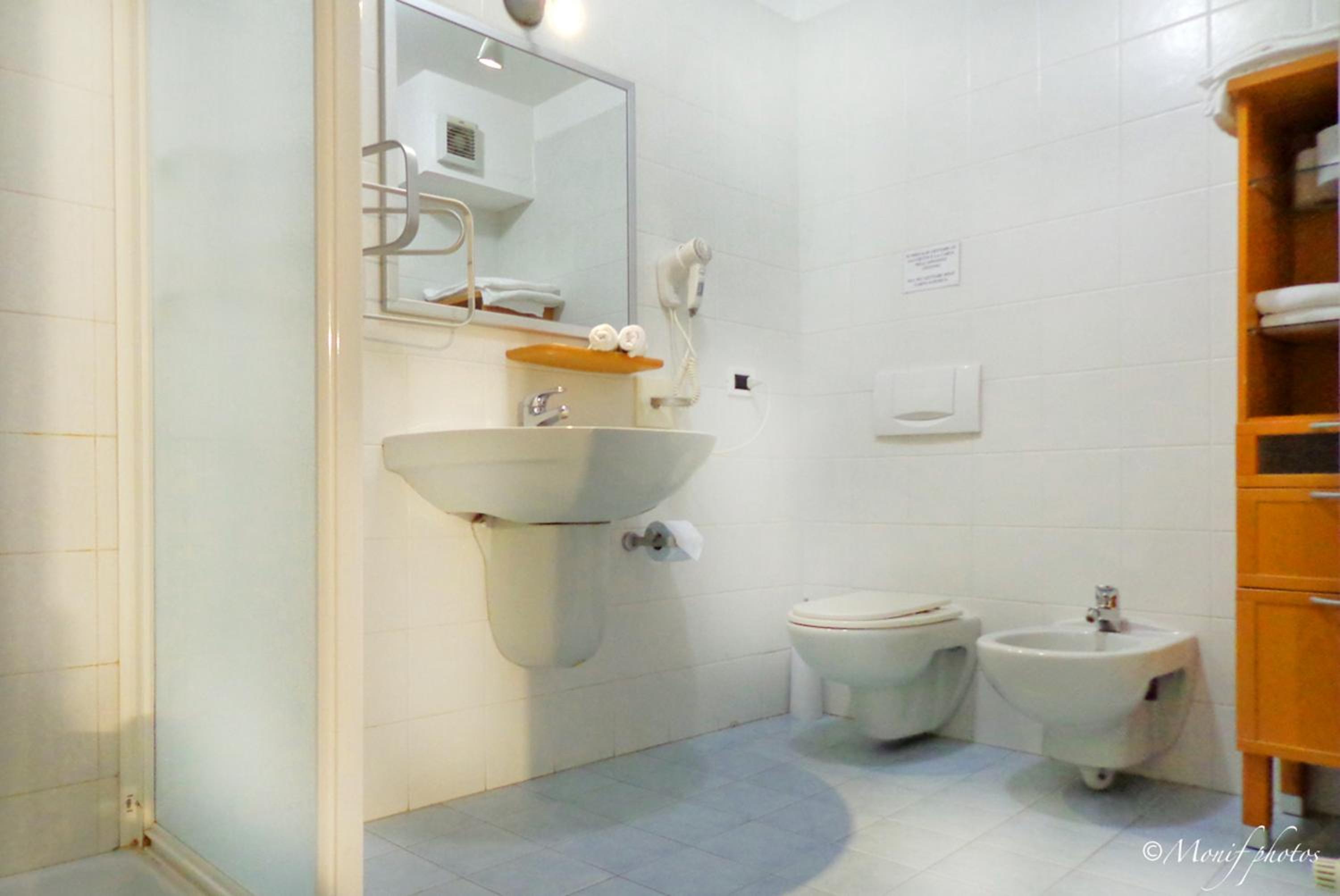 One-Bedroom Apartment (4 Adults) - Photo 10