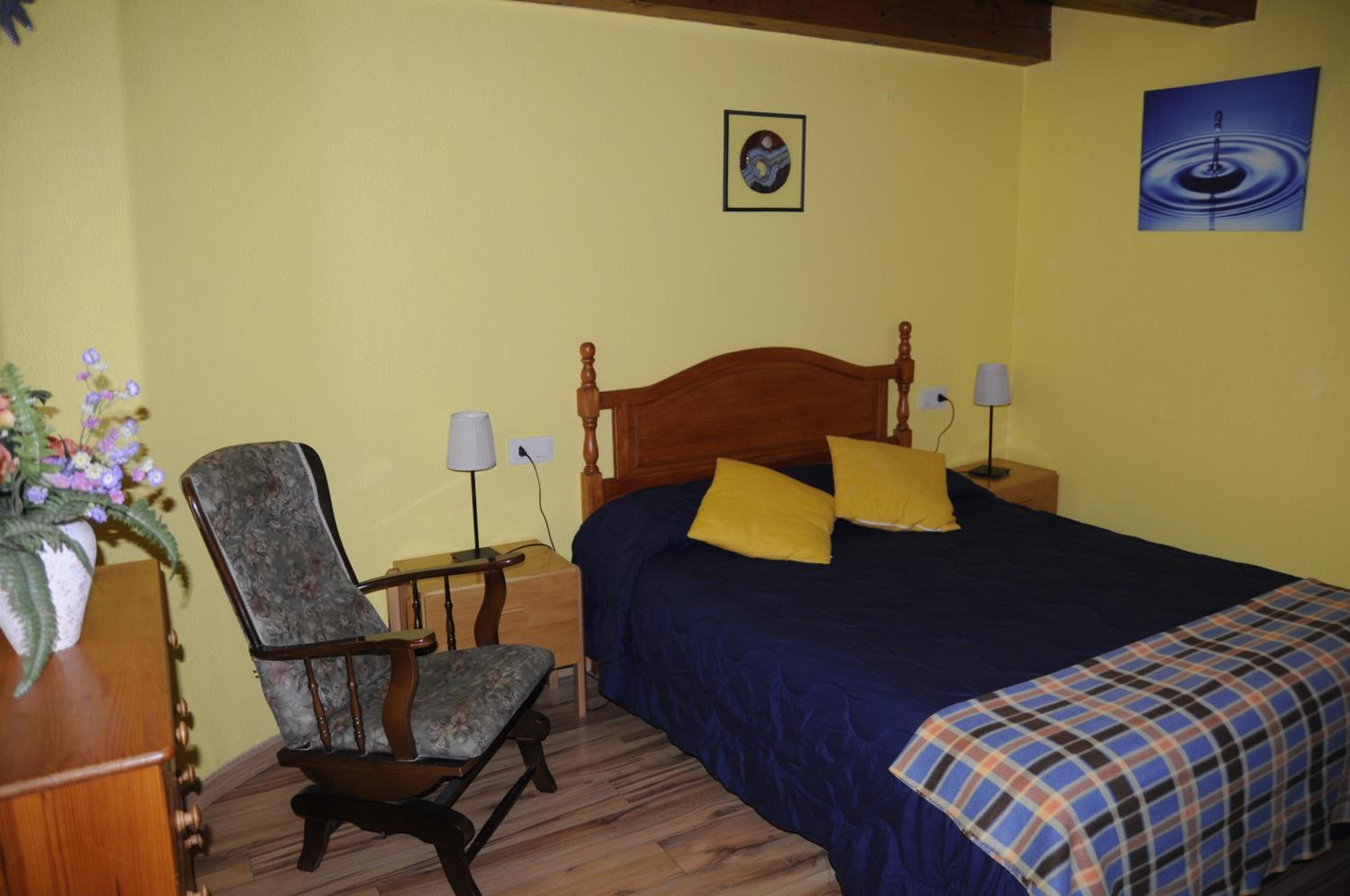 Double or Twin Room - Photo 3