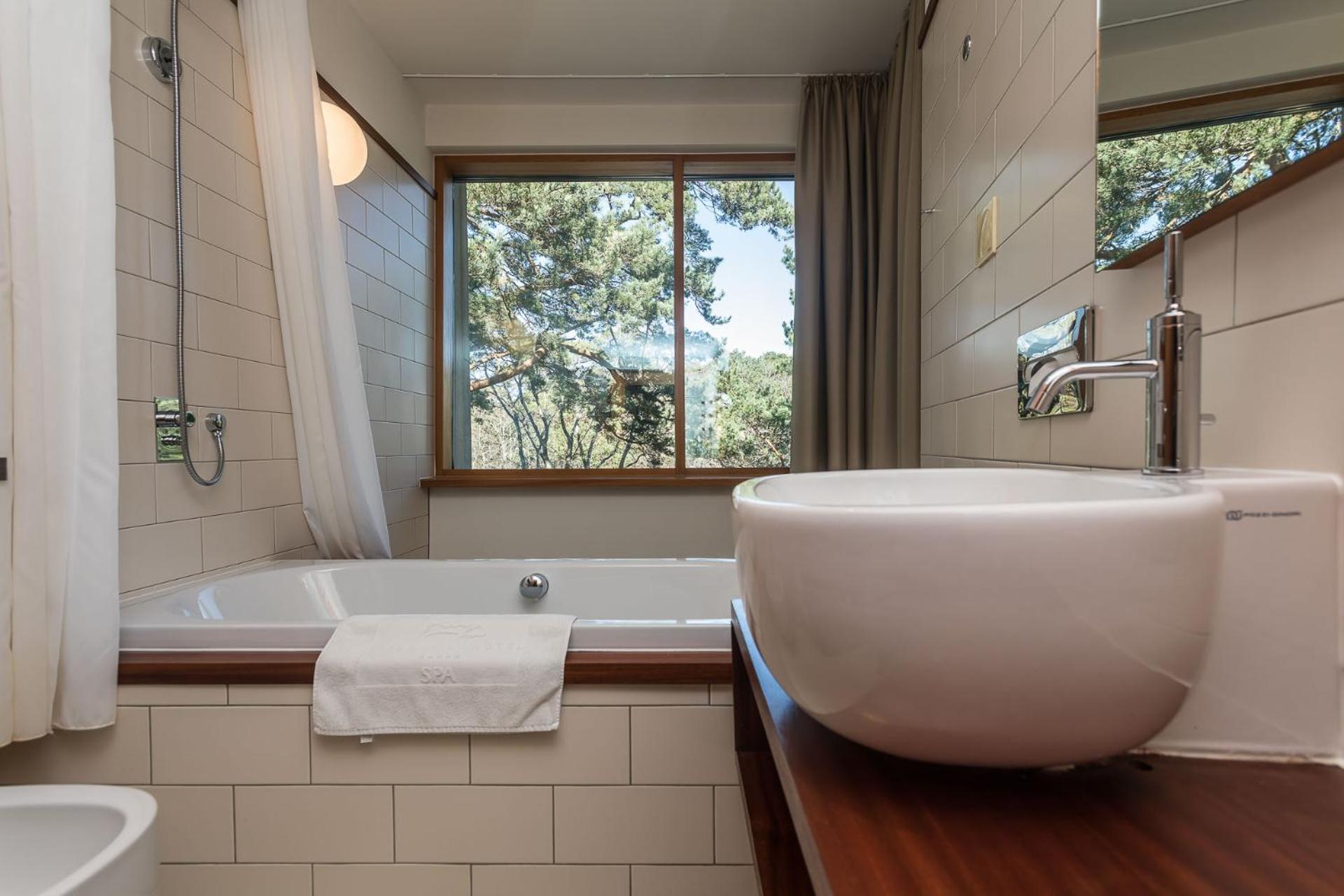 Deluxe Double Room with Spa Access - Building Luxury - Photo 5