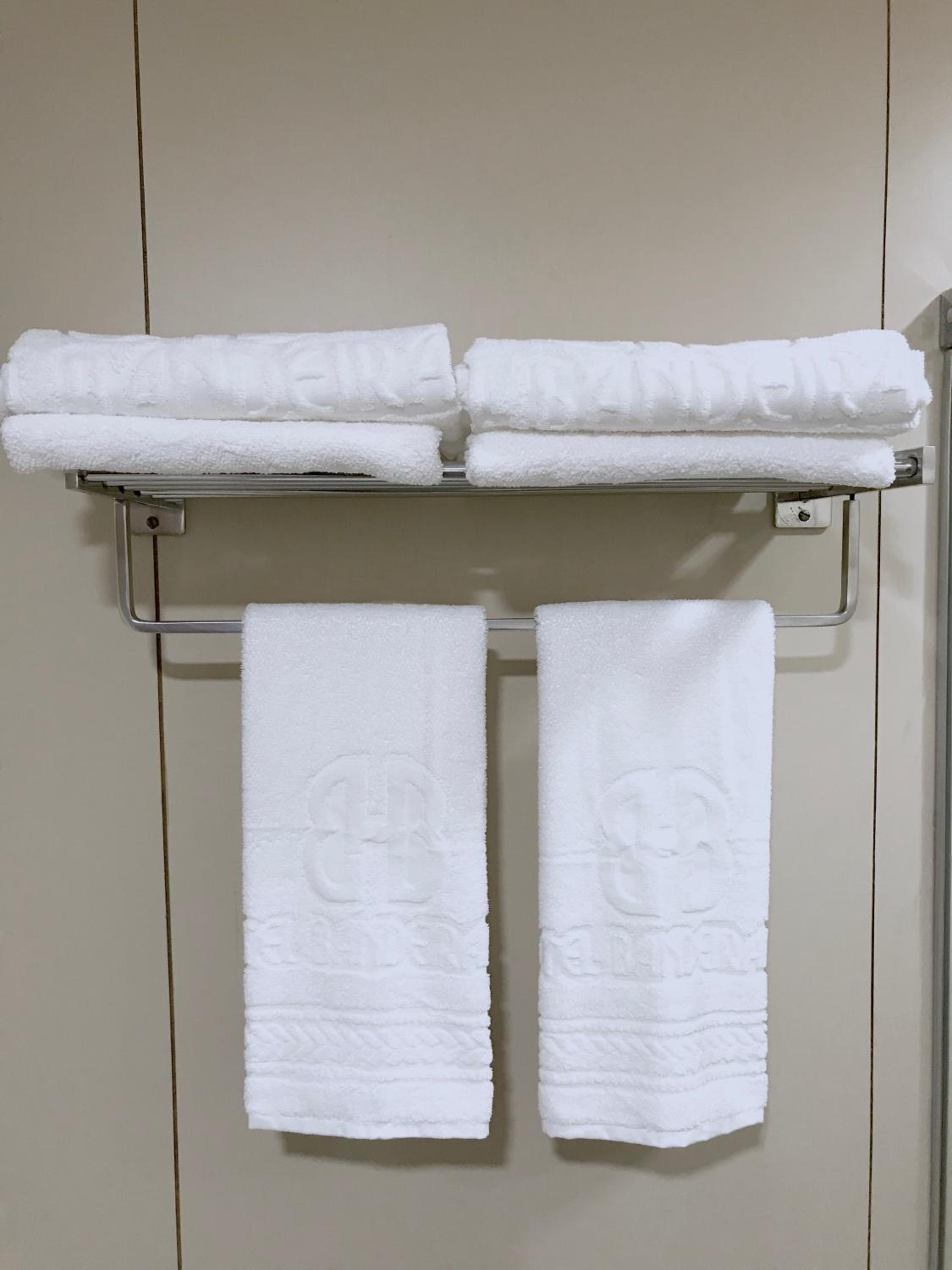 Standard Twin Room - Photo 3