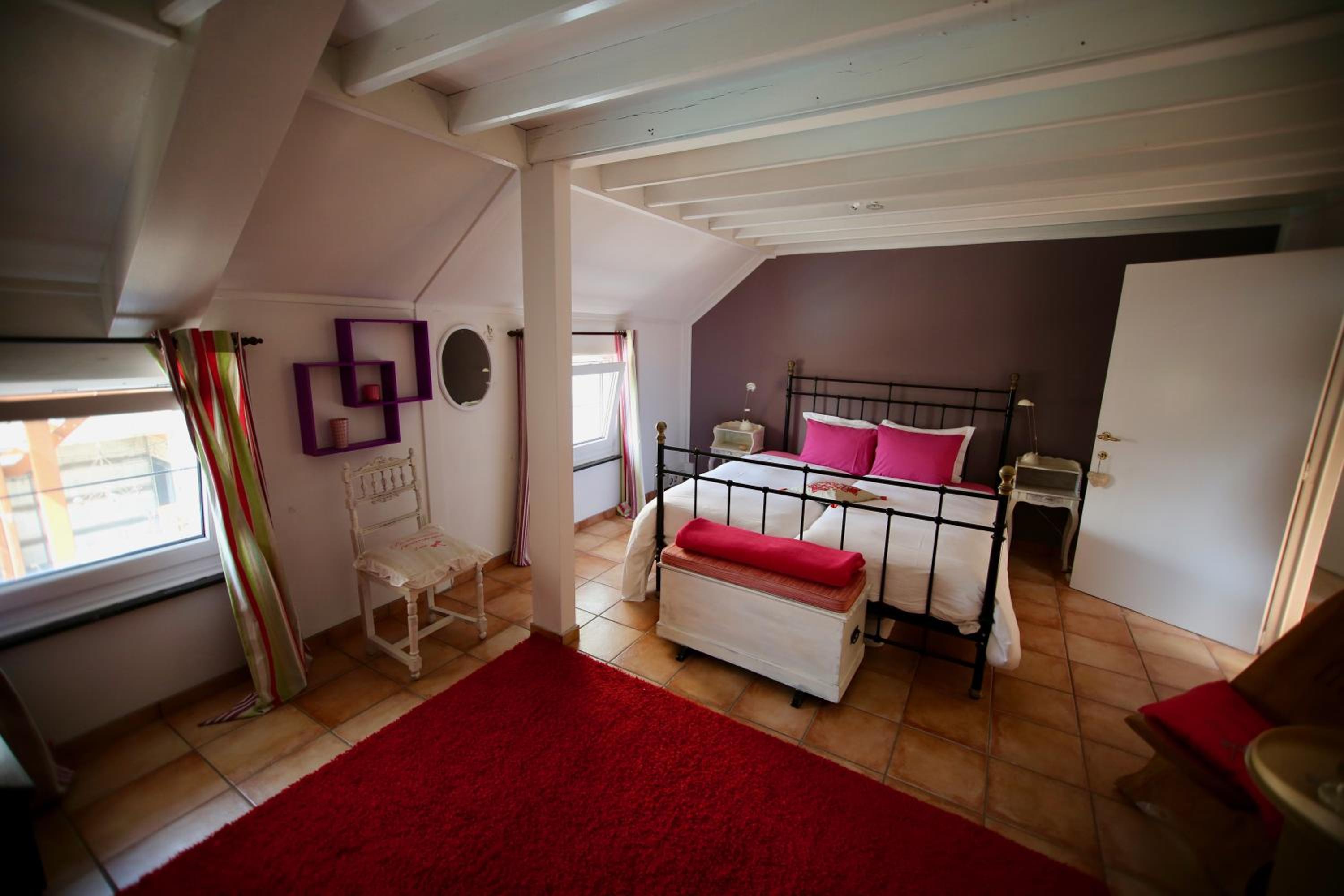 Double Room with Pool View - Photo 2