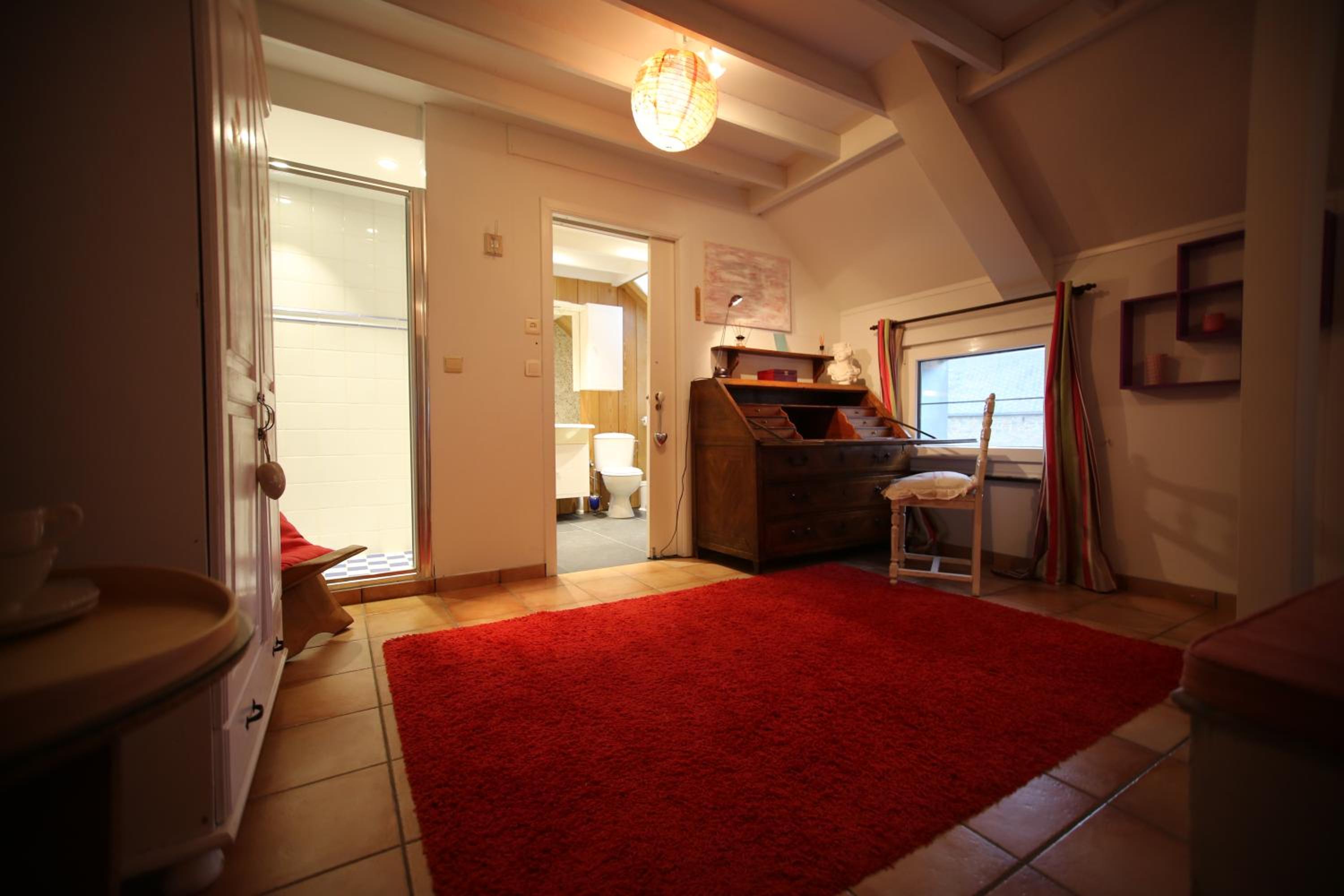 Double Room with Pool View - Photo 3