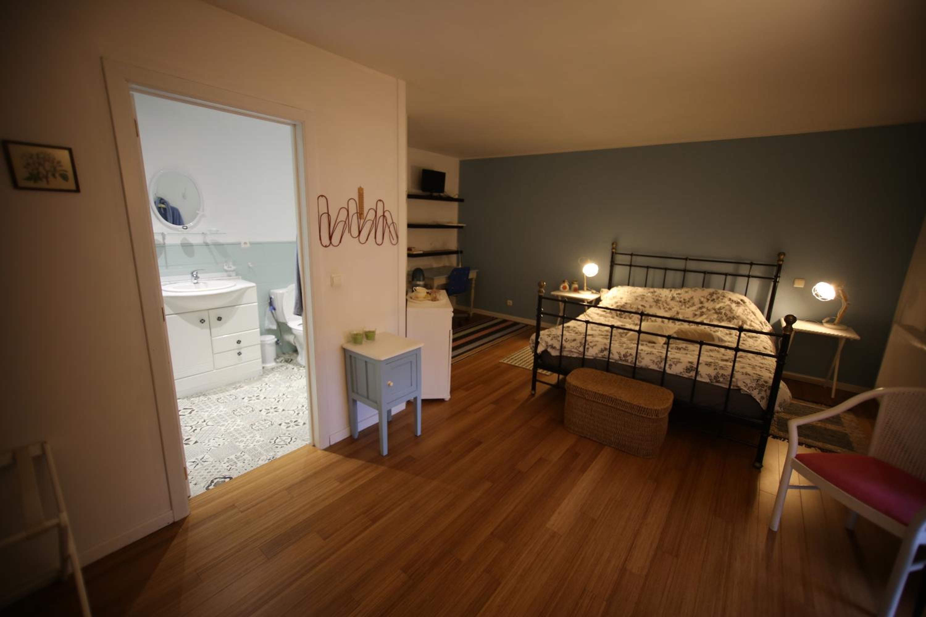 Deluxe Double Room with Extra Bed - Photo 2