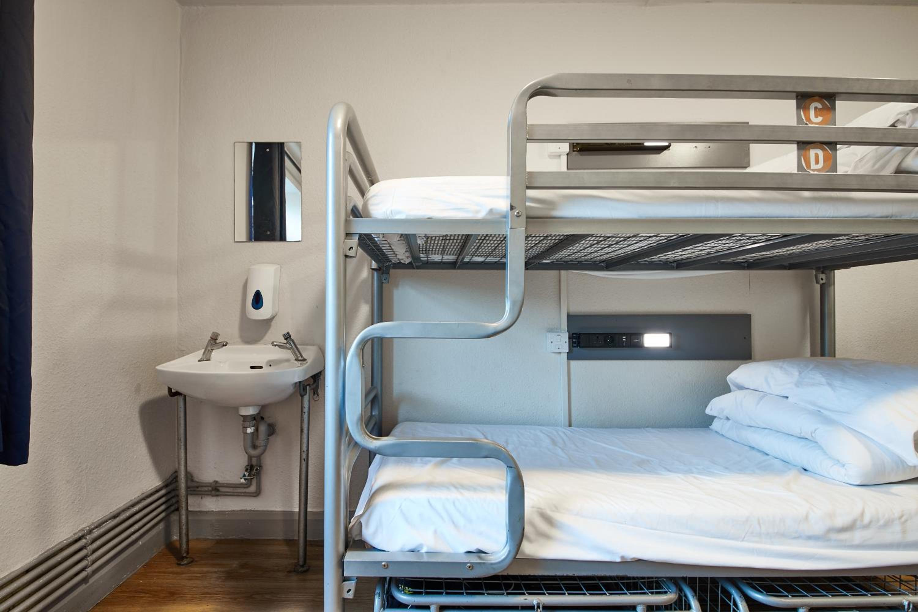 Bed in 4-Bed Mixed Dormitory Room with External Shared Bathroom photo 3