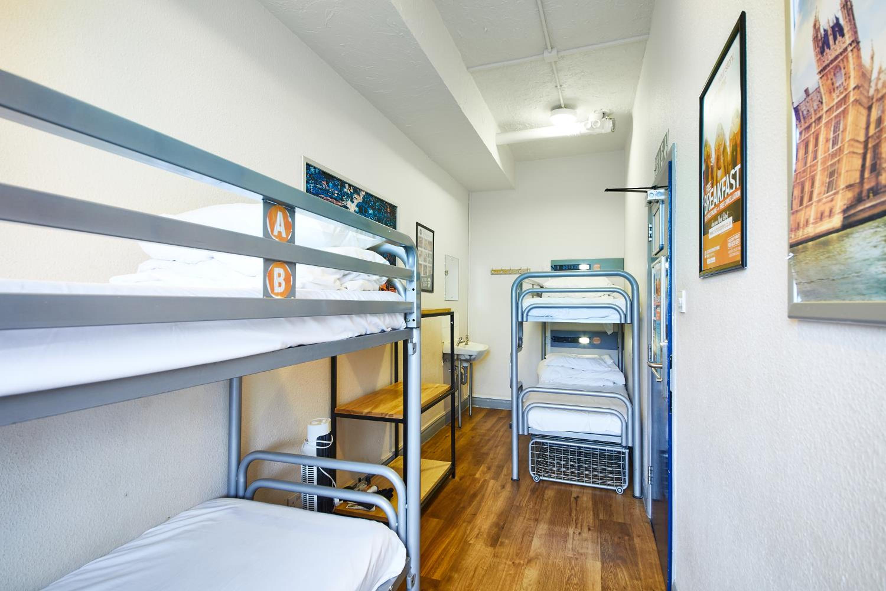 Bed in 4-Bed Mixed Dormitory Room with External Shared Bathroom photo 2