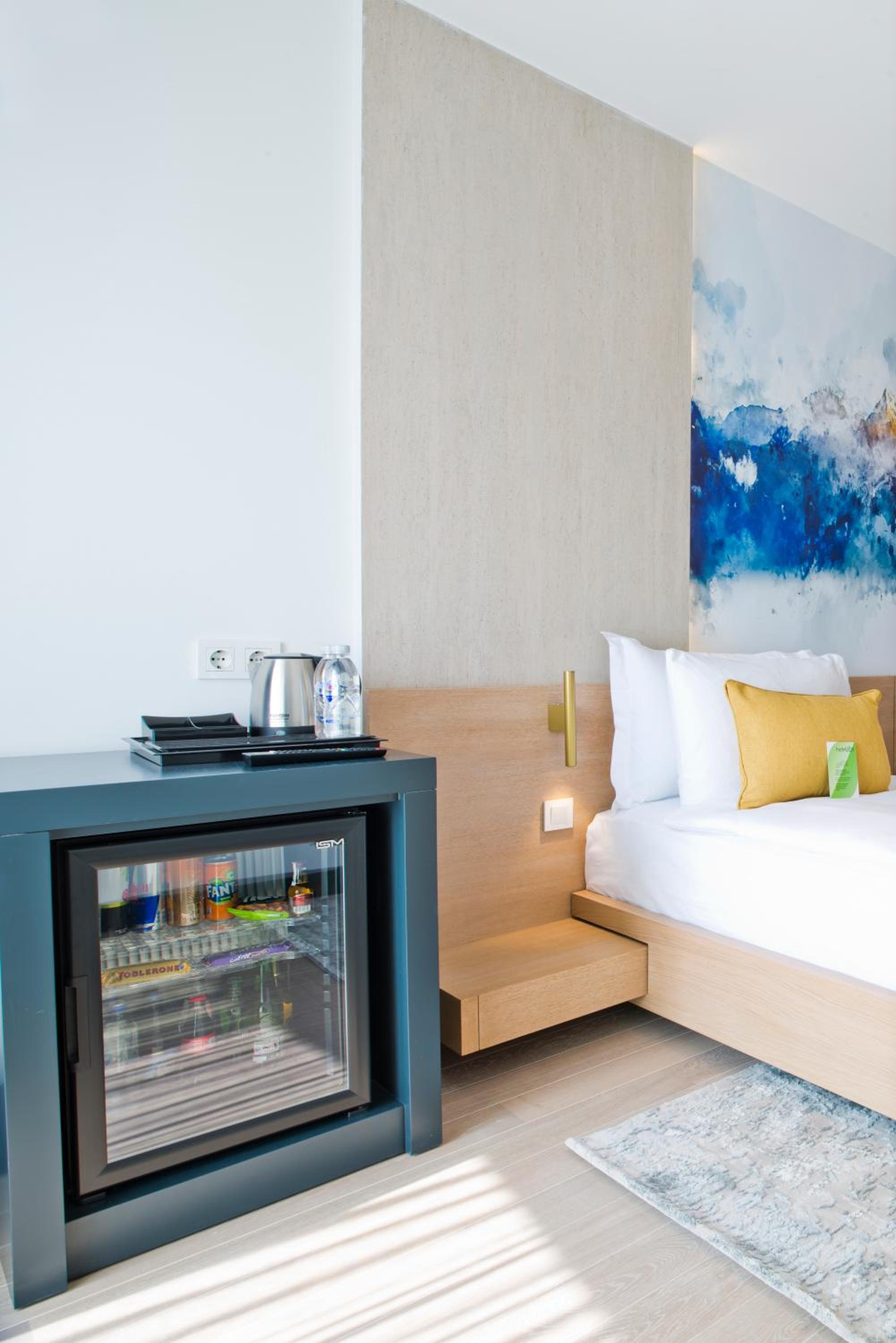 Standard Double or Twin Room with Balcony - Photo 6