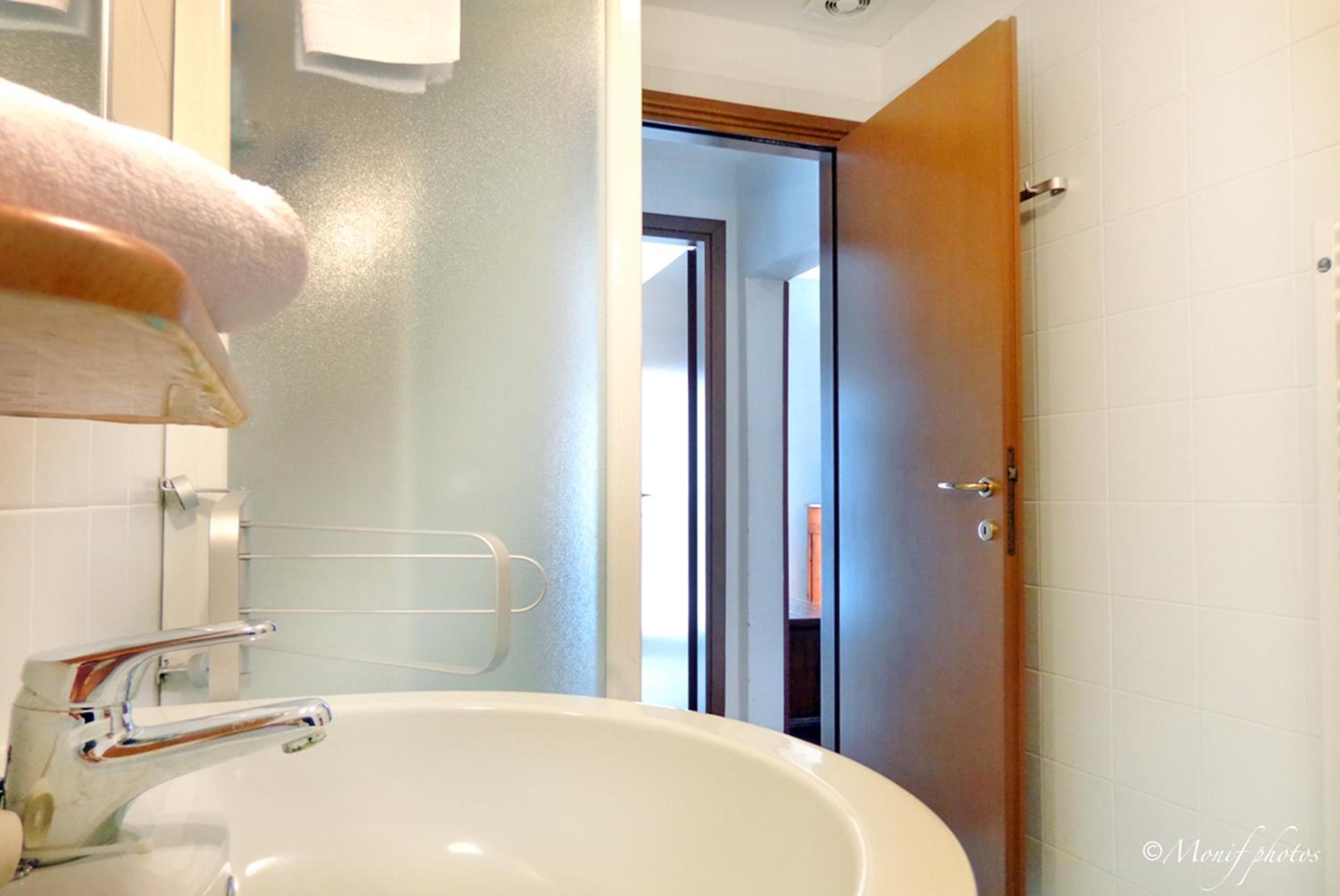 Double Room - Photo 14