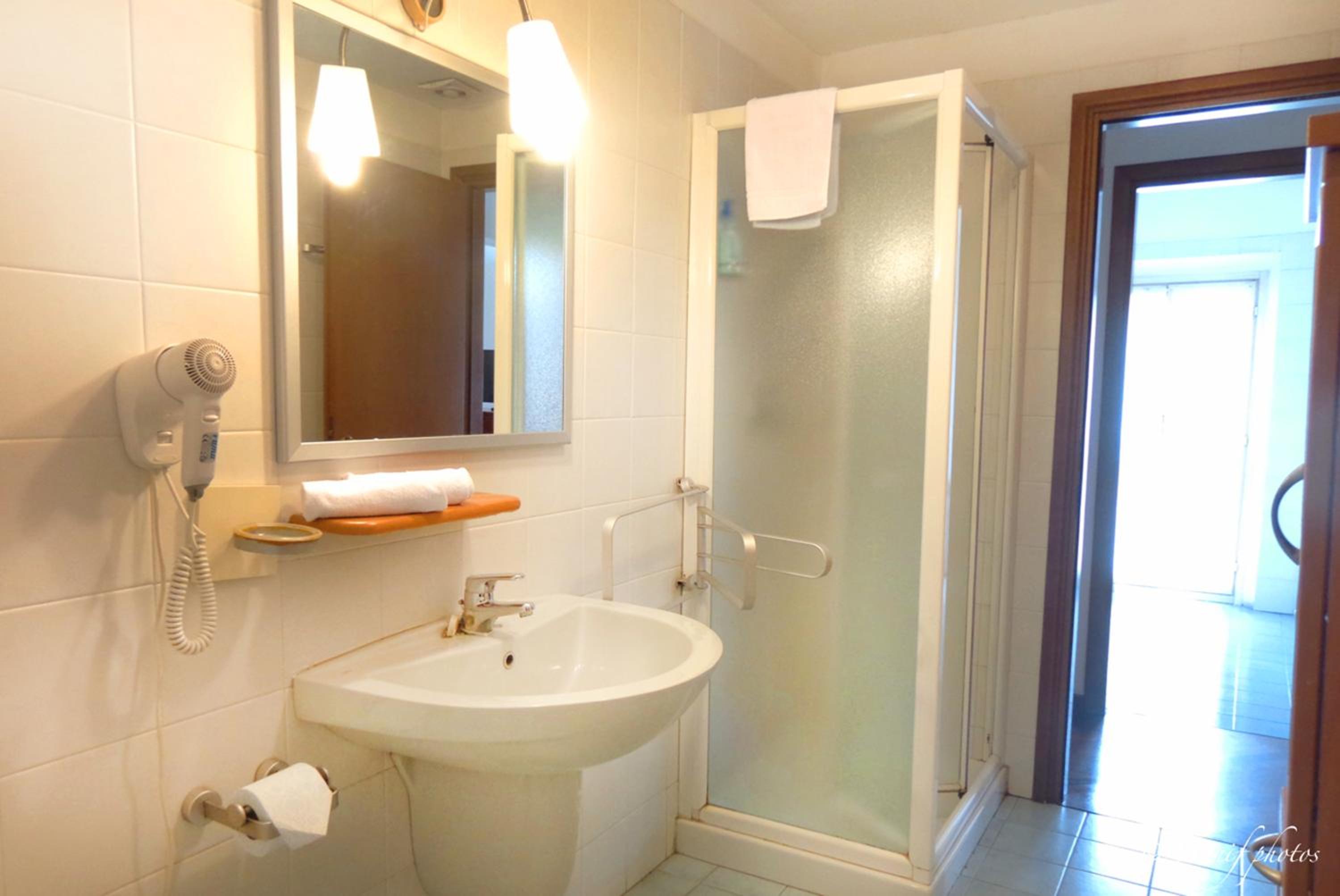 One-Bedroom Apartment (3 Adults) - Photo 18