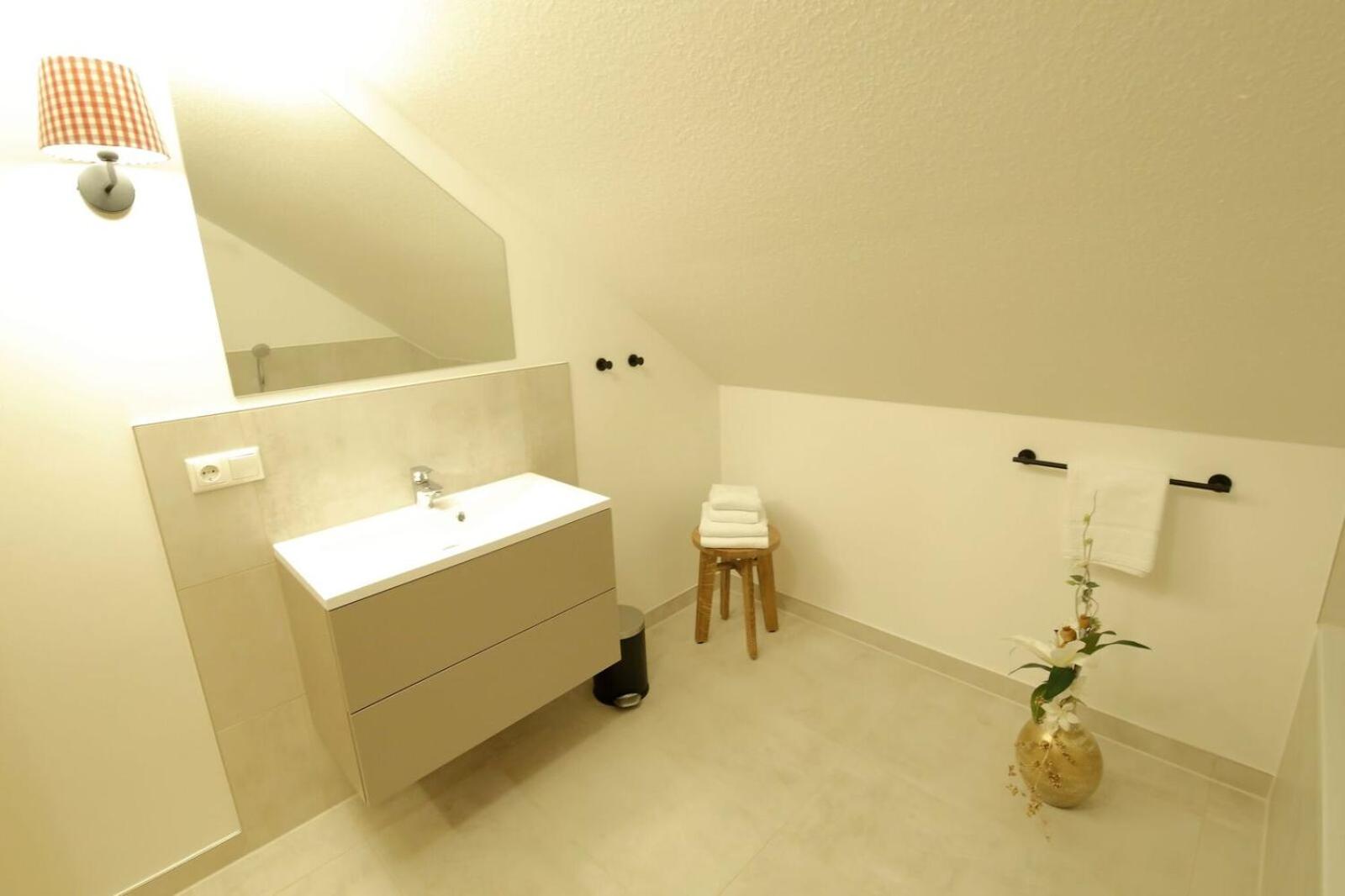 Studio with Sofa Bed - Photo 3