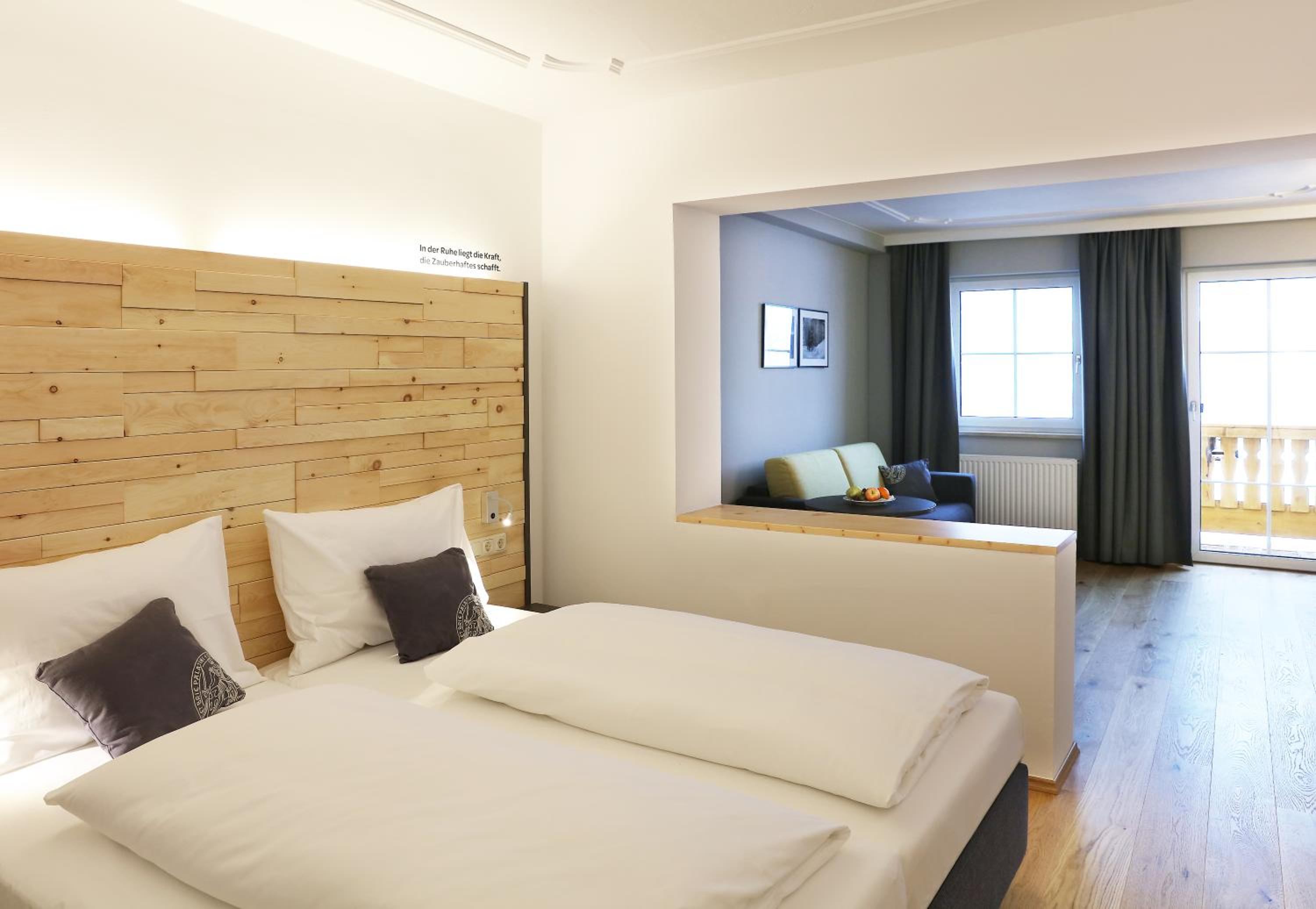 Deluxe Double Room - Photo 10