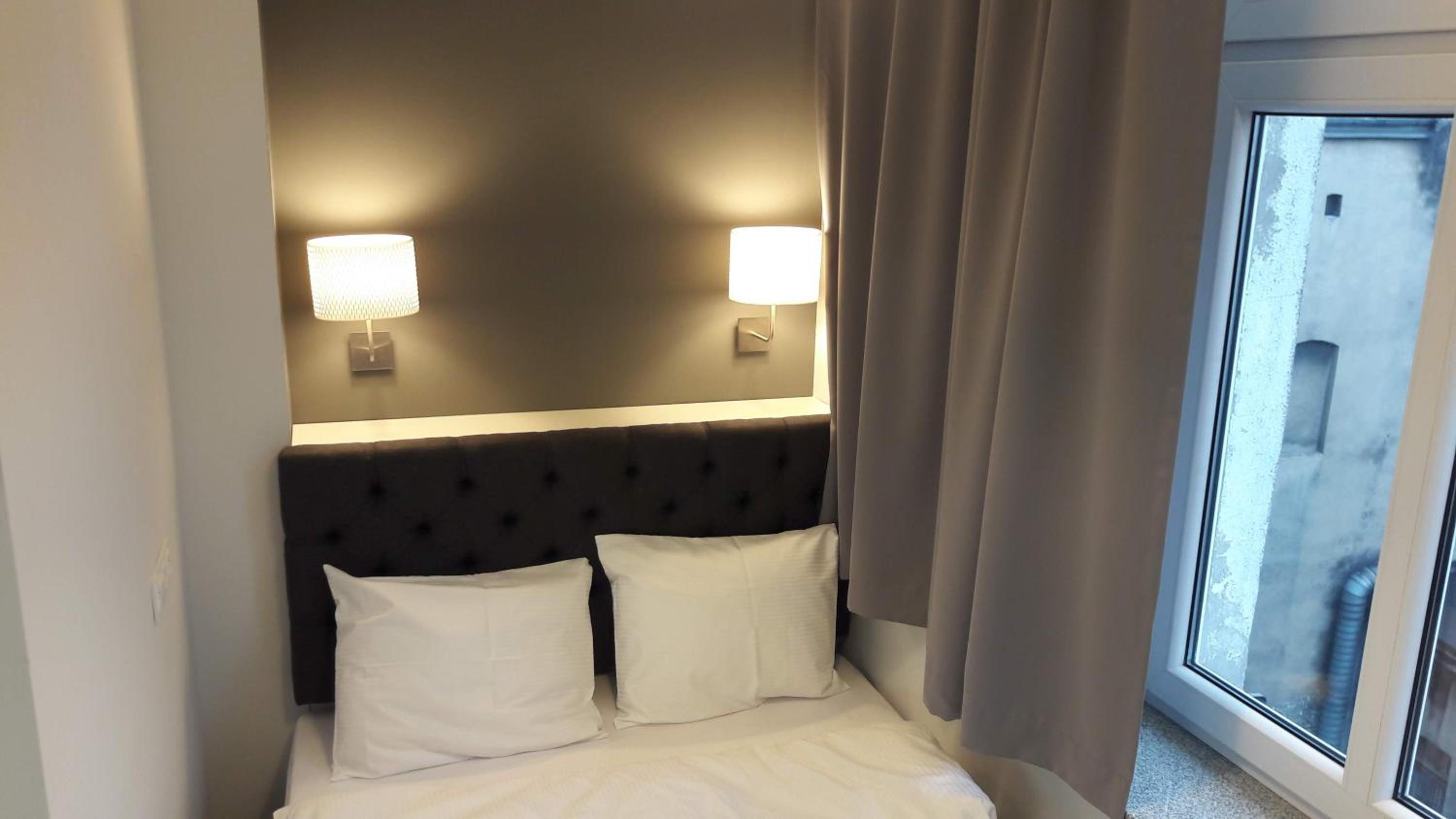 Studio Apartment - Photo 2