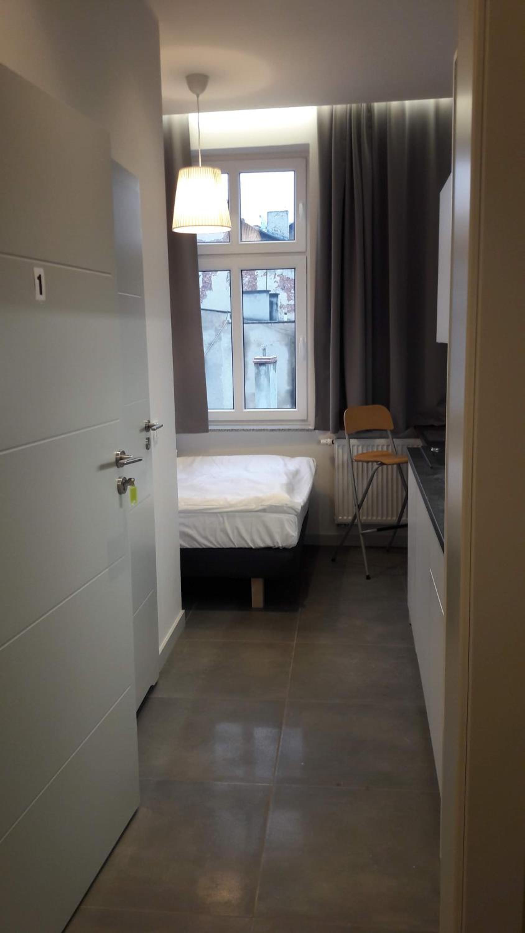 Studio Apartment - Photo 6