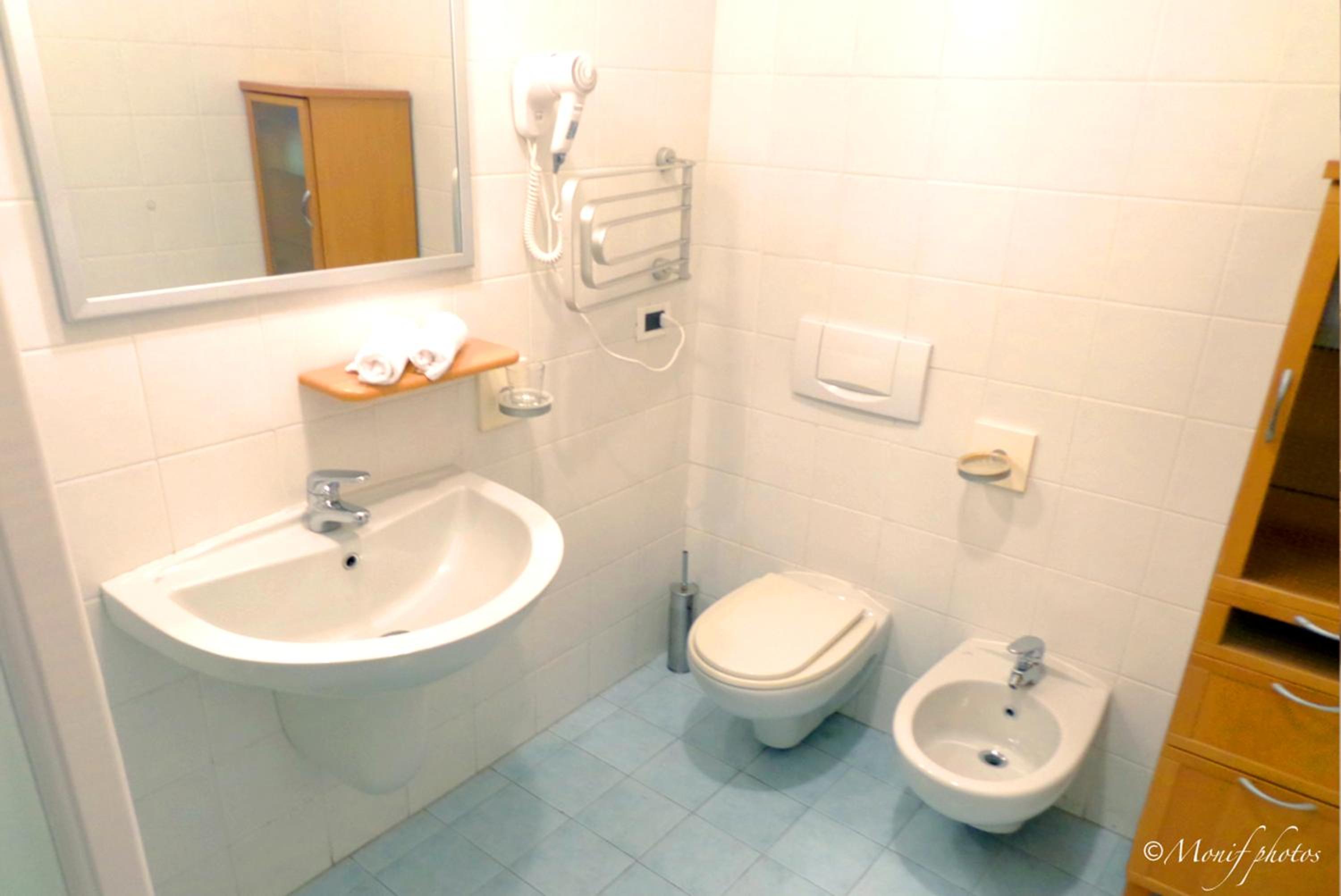 Double Room - Photo 13
