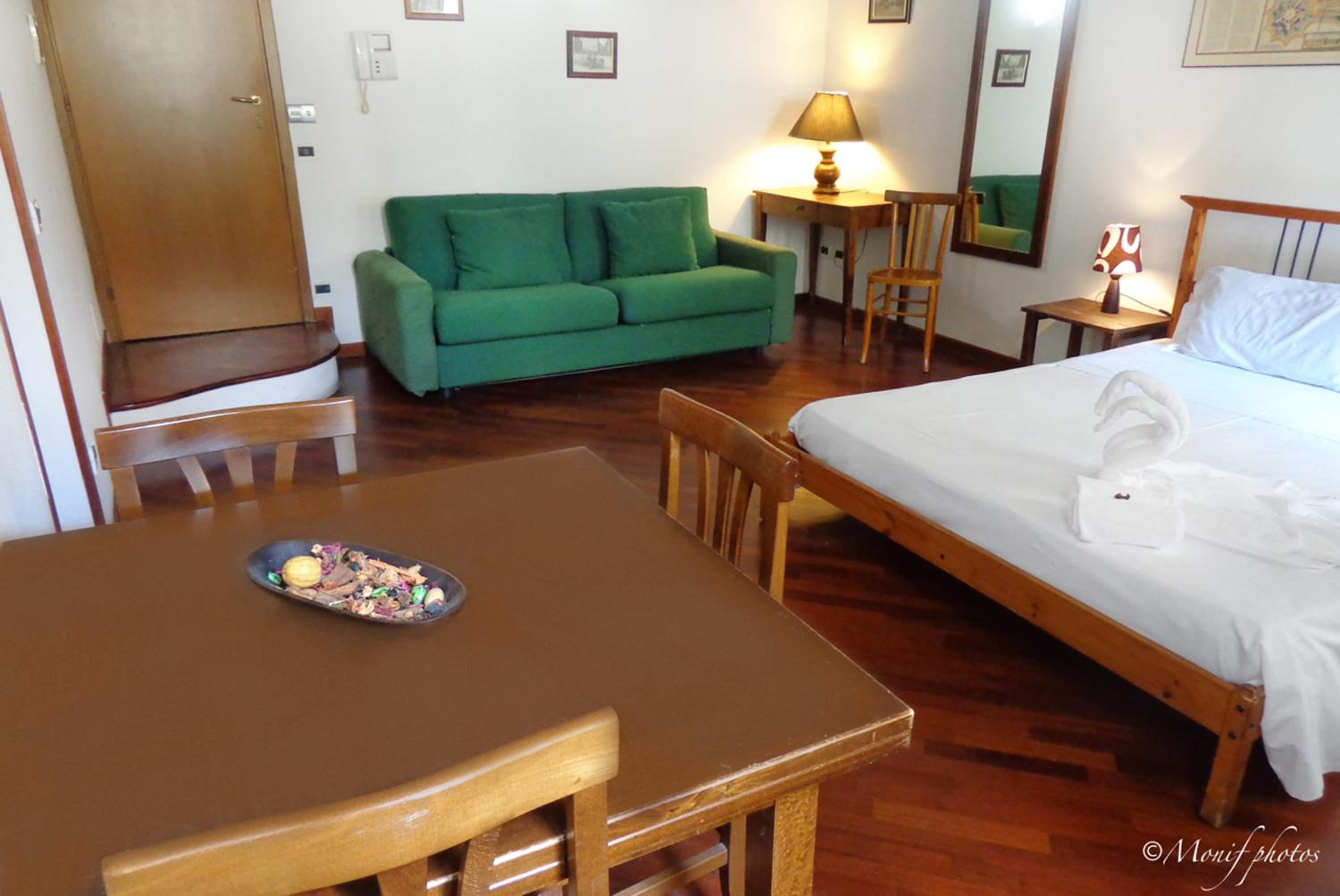 Double Room - Photo 10