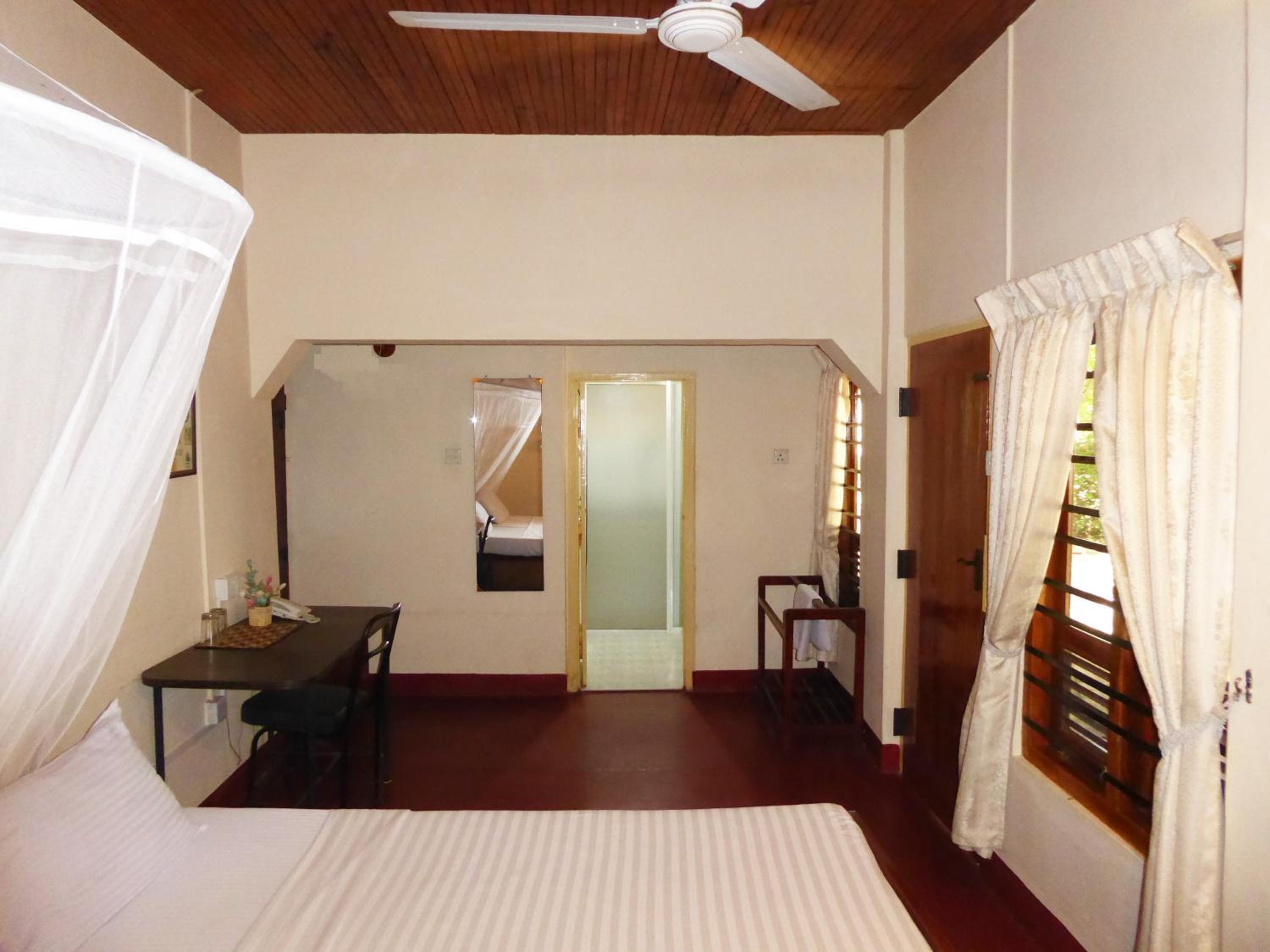 Budget Double Room photo 2