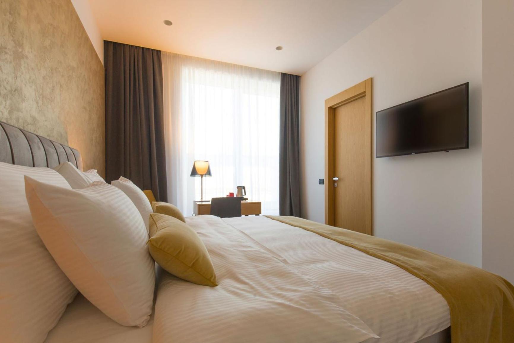 Superior Double or Twin Room - Photo 7