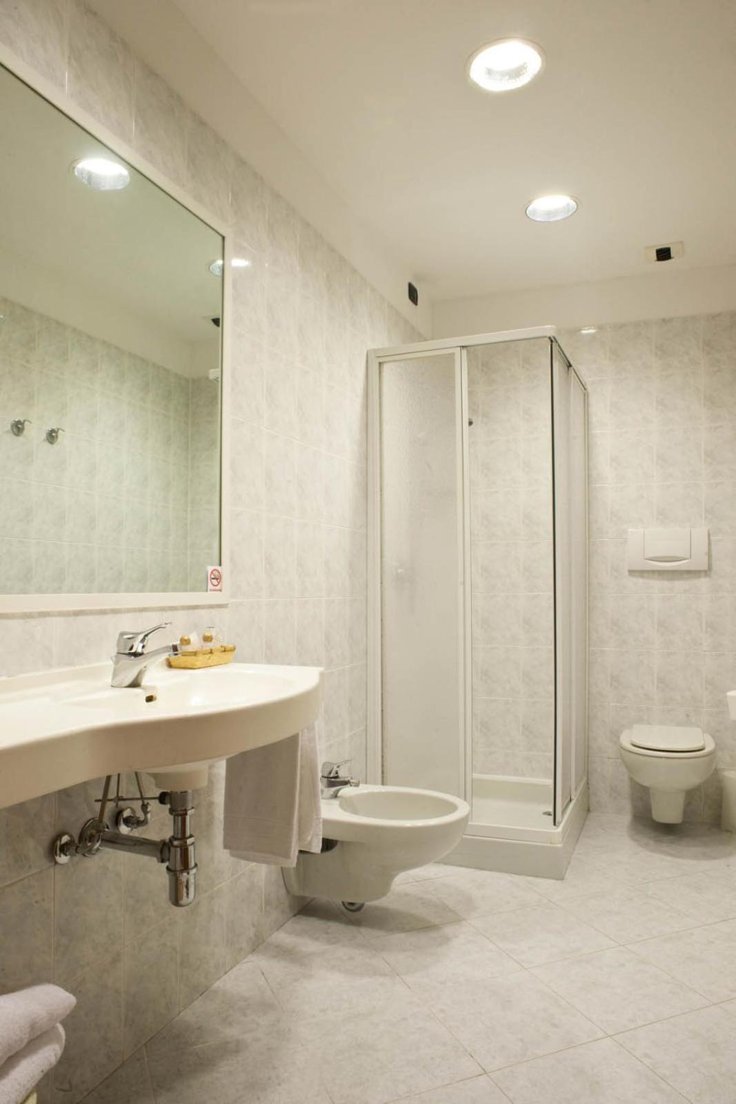 Standard Triple Room - Photo 5