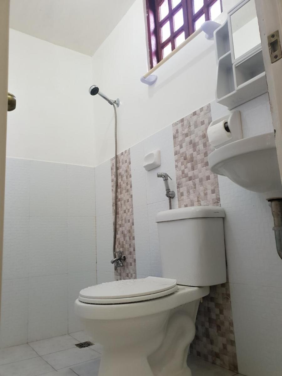 Budget Double Room - Photo 10