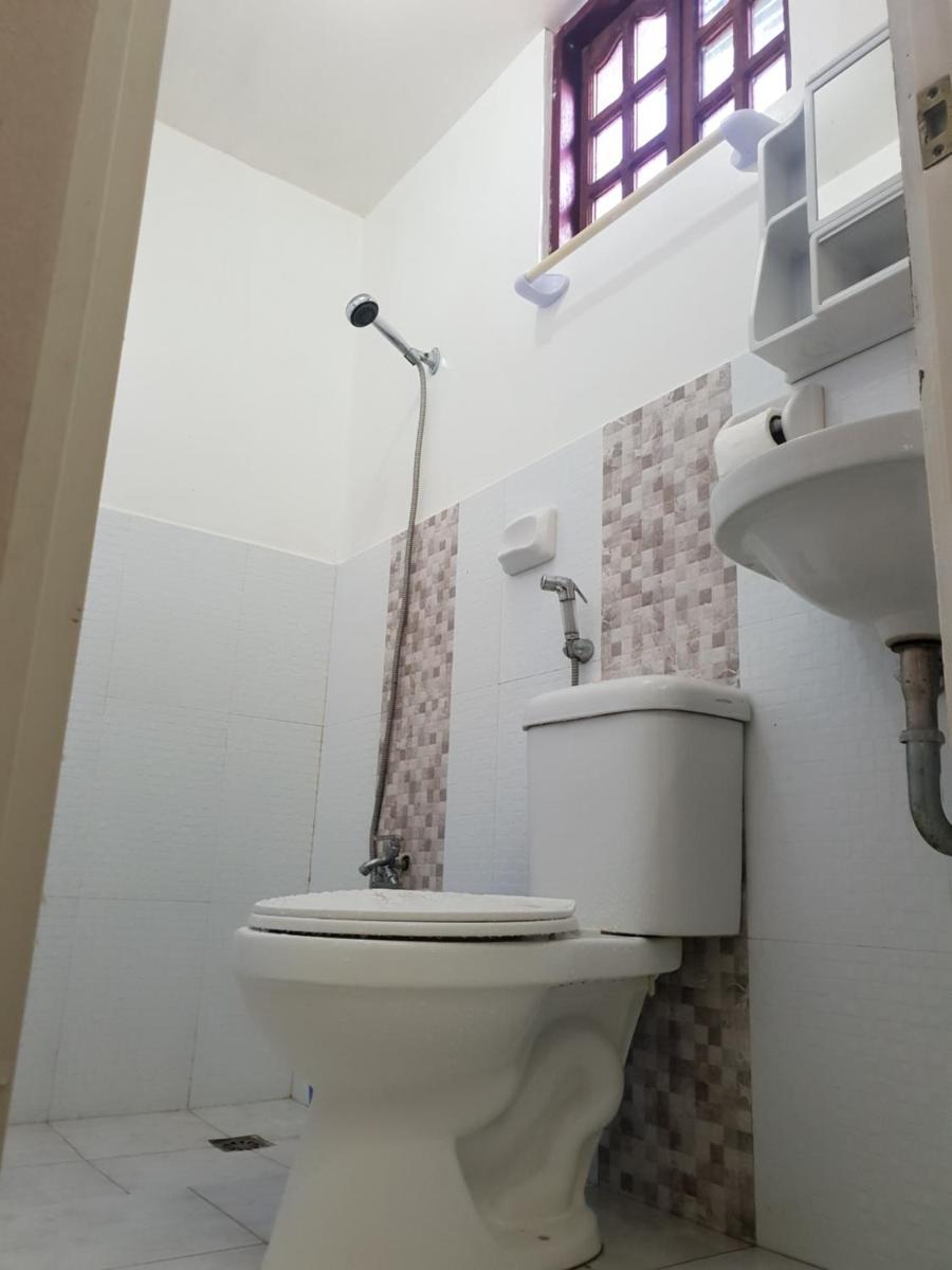 Budget Double Room - Photo 11