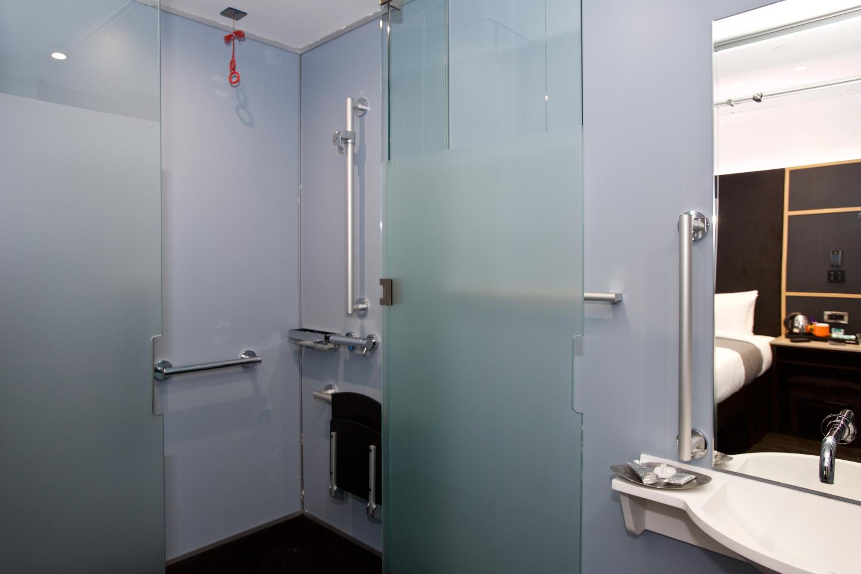 Queen Room - Disability Access