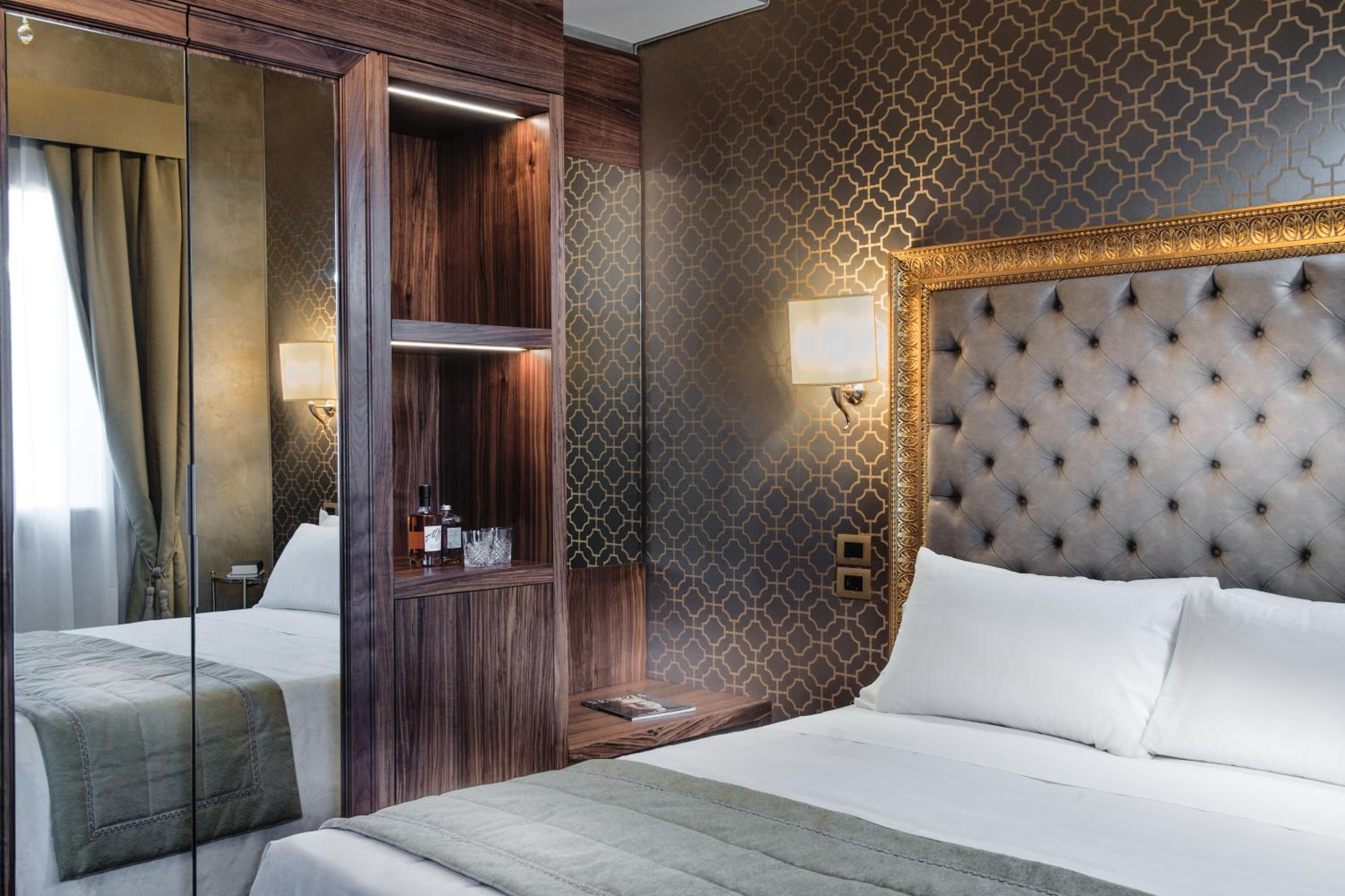 Superior Double or Twin Room with Panoramic View thumbnail 5