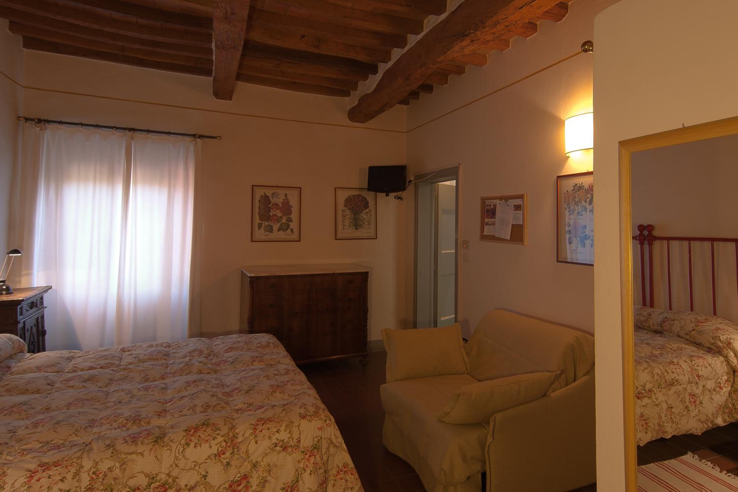 Double or Twin Room - Photo 6